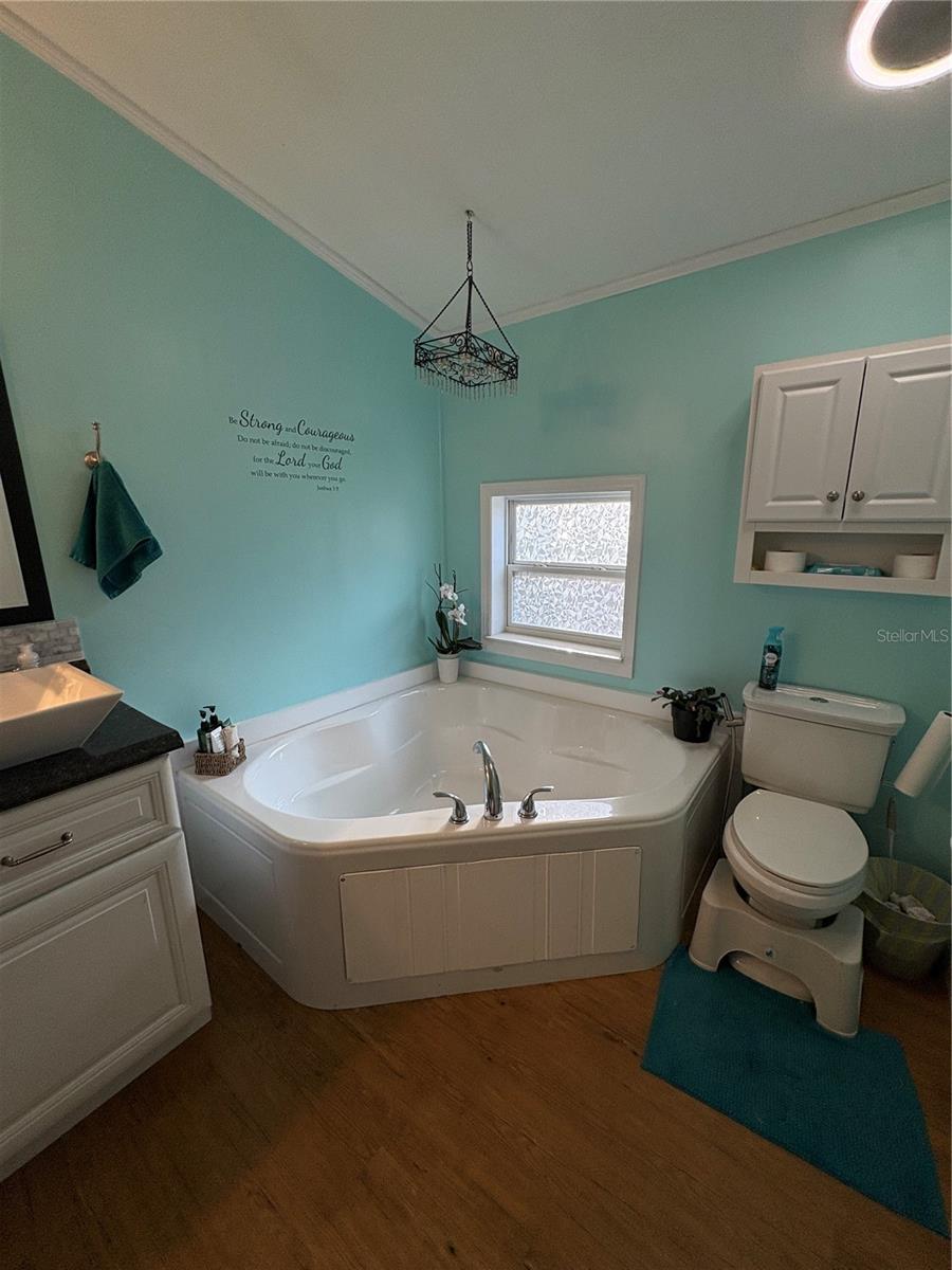 Image 16 of 41 For 4981 Lyons Street