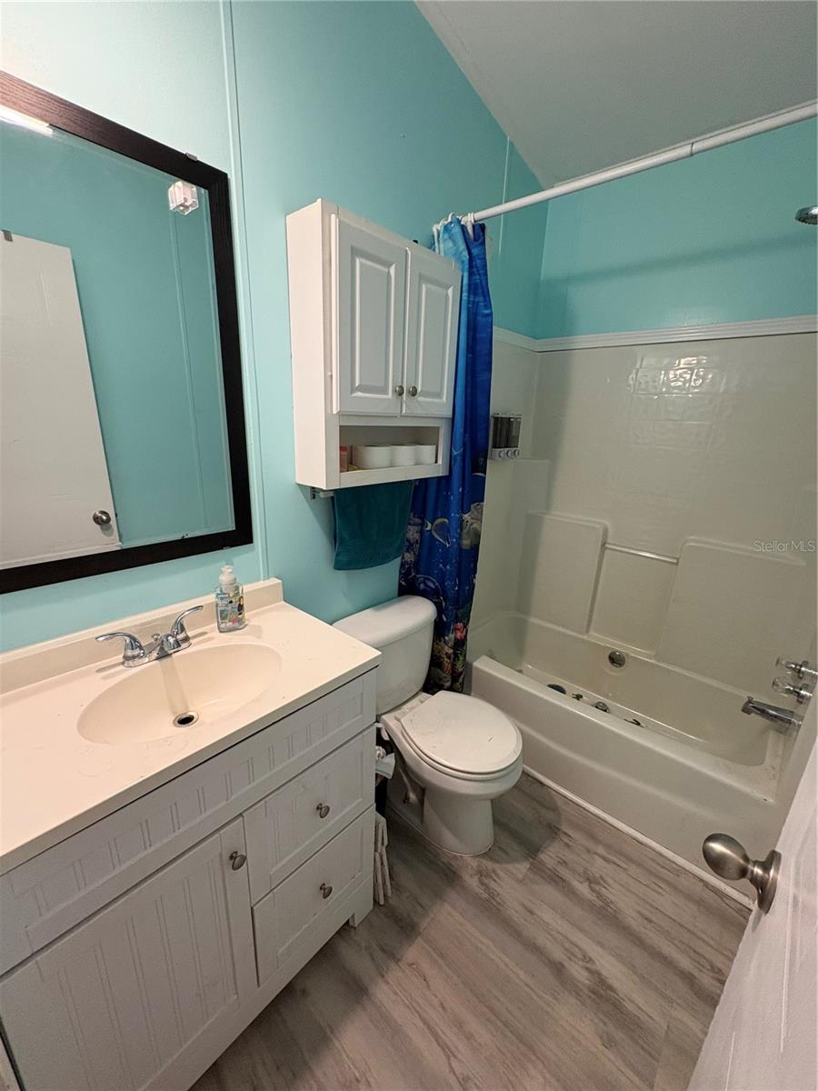 Image 22 of 41 For 4981 Lyons Street