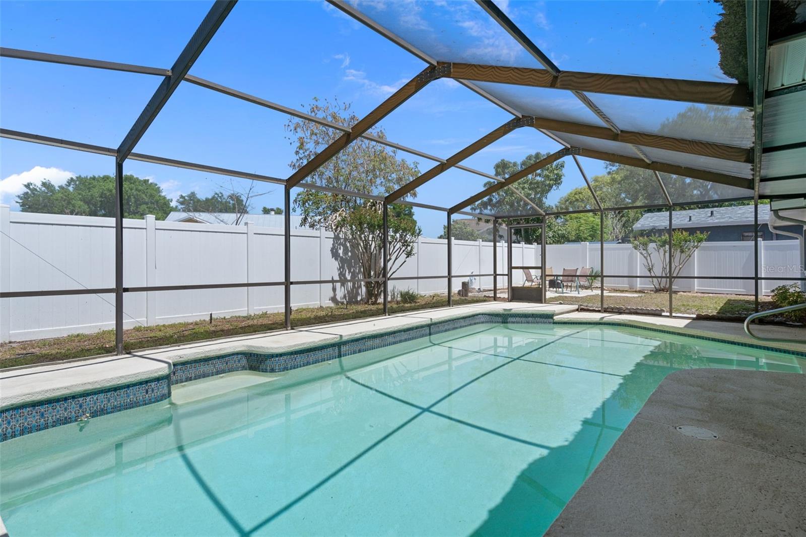 Listing photo id 54 for 5519 Fulmar Drive