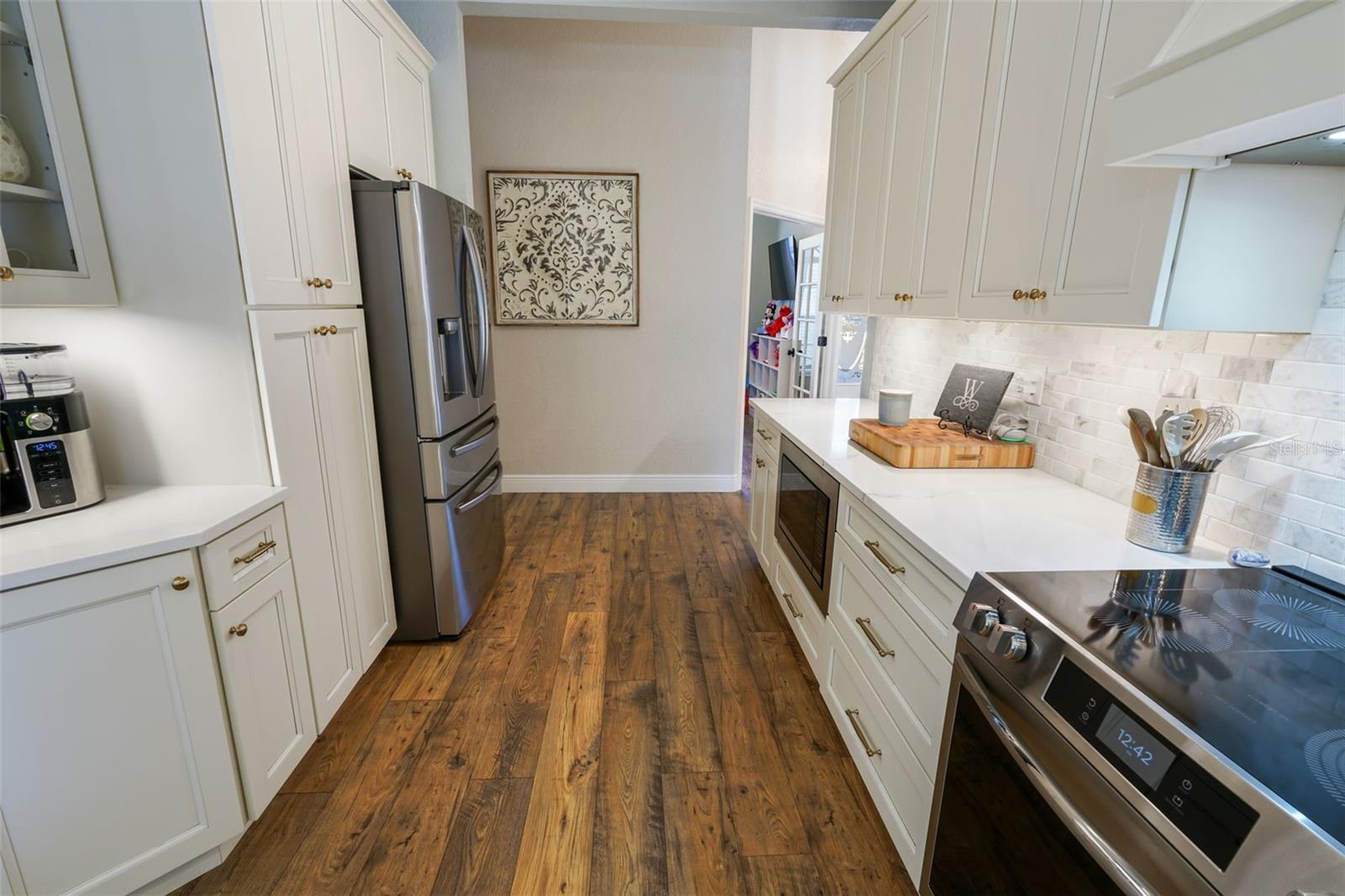 Image 4 of 83 For 11420 Chalk Farm Road