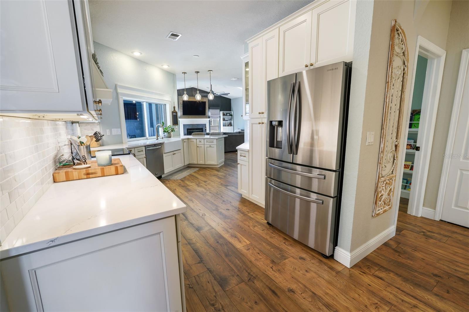 Image 5 of 83 For 11420 Chalk Farm Road