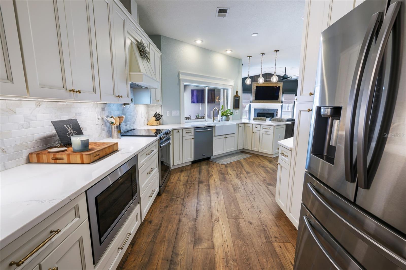 Image 6 of 83 For 11420 Chalk Farm Road