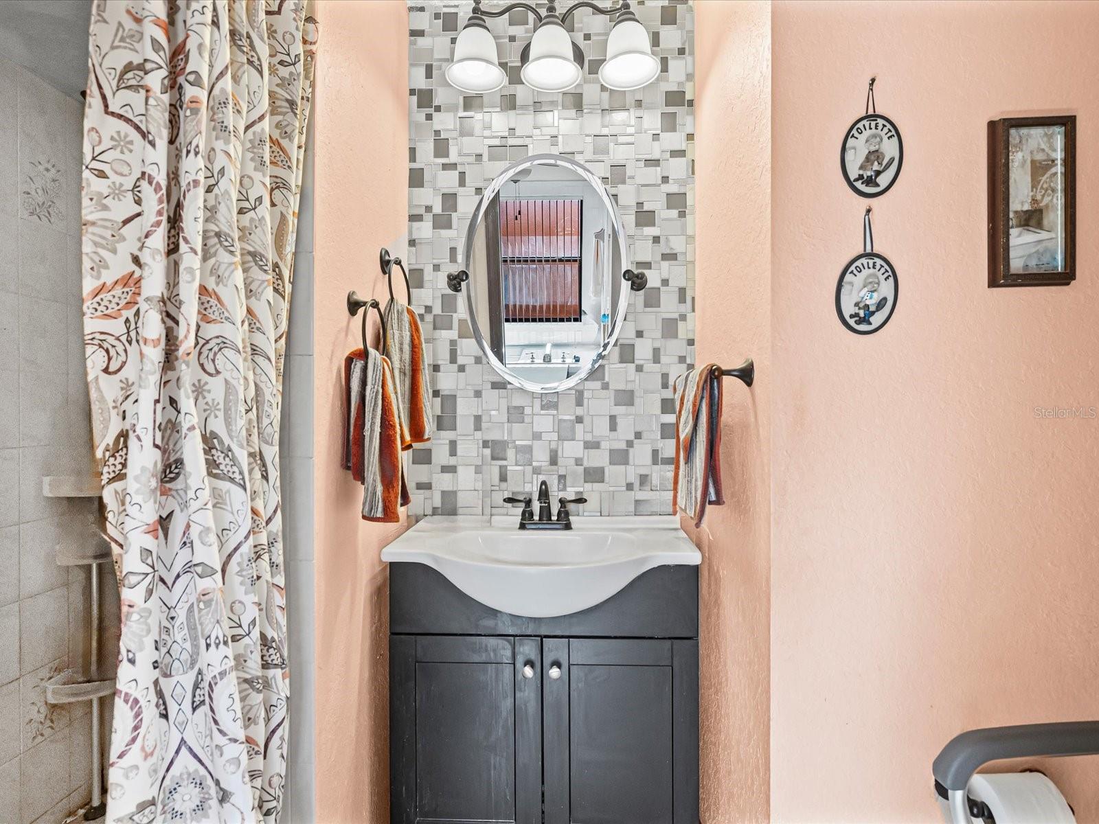 Image 10 of 38 For 18824 Parade Road