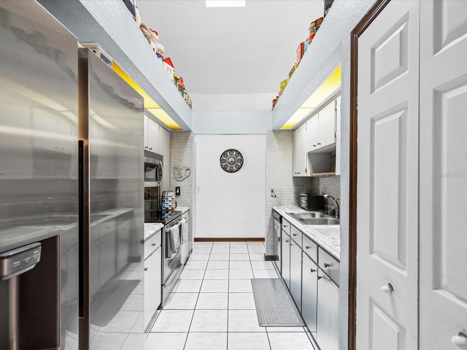 Image 11 of 38 For 18824 Parade Road