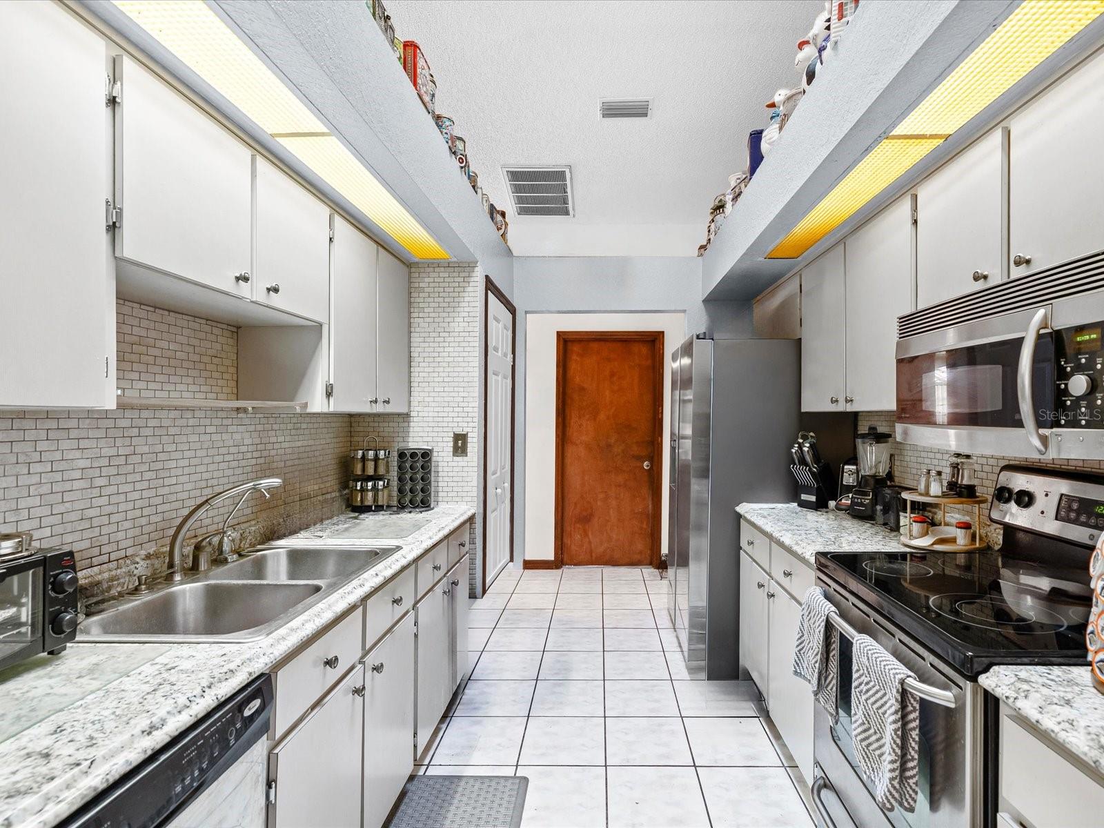 Image 12 of 38 For 18824 Parade Road