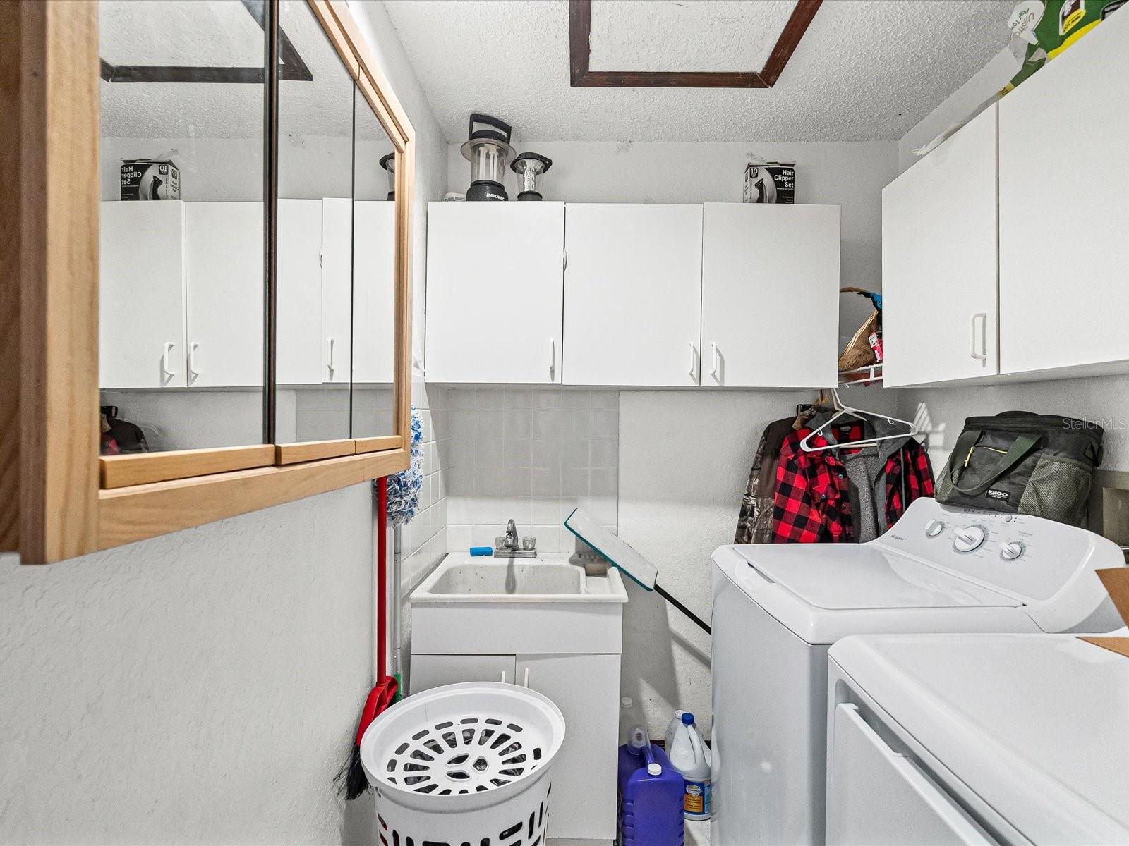 Image 18 of 38 For 18824 Parade Road