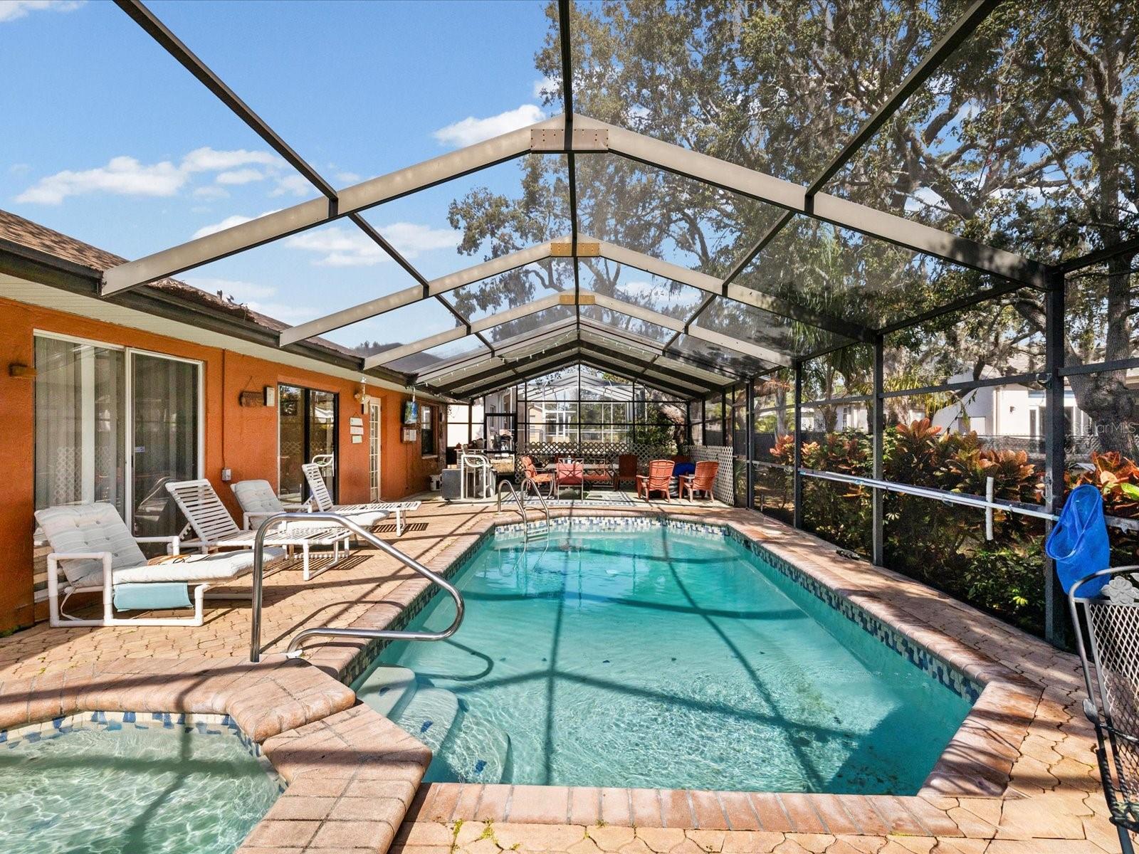 Image 19 of 38 For 18824 Parade Road