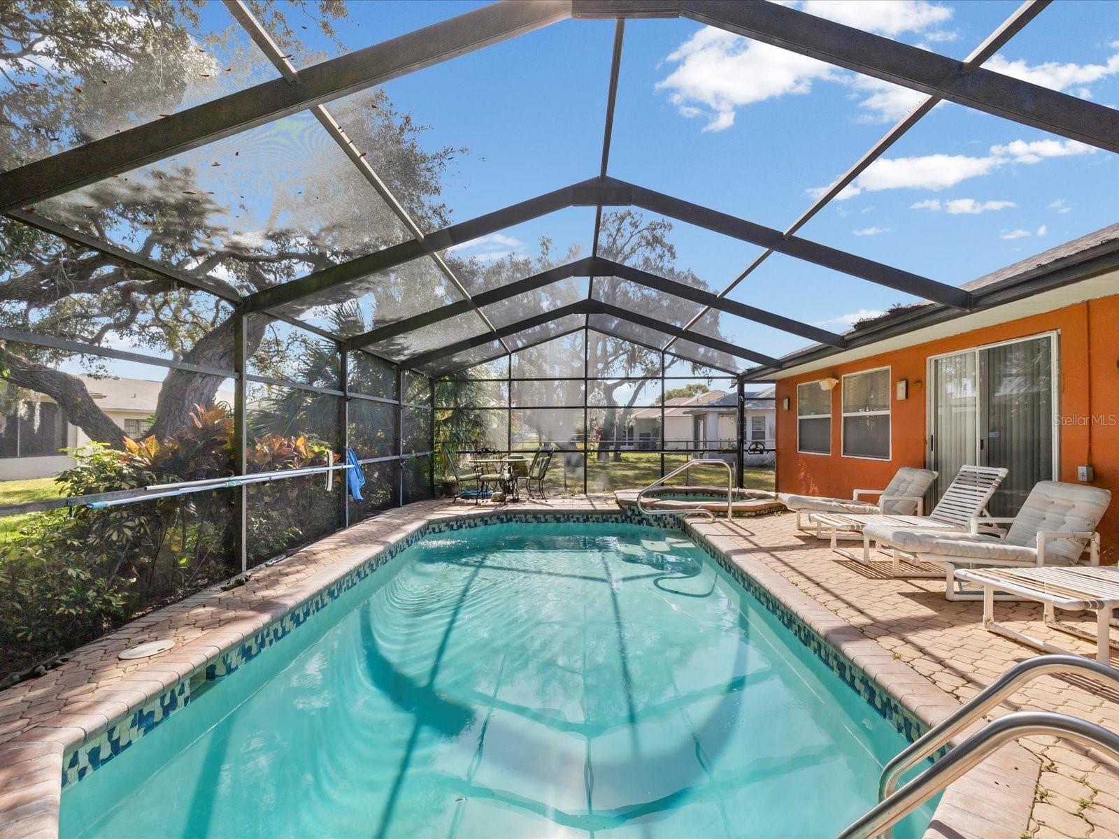 Image 20 of 38 For 18824 Parade Road