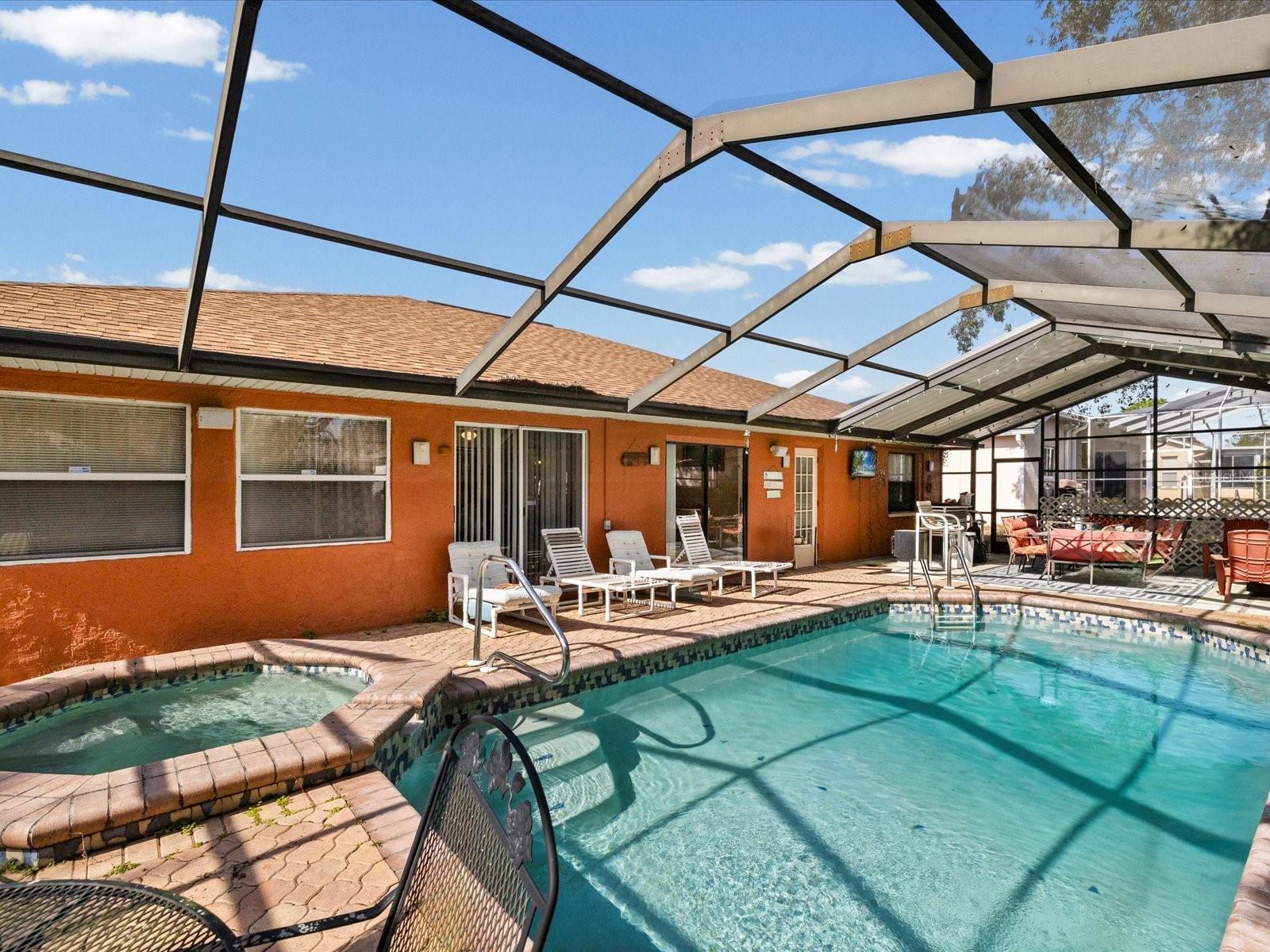 Image 21 of 38 For 18824 Parade Road