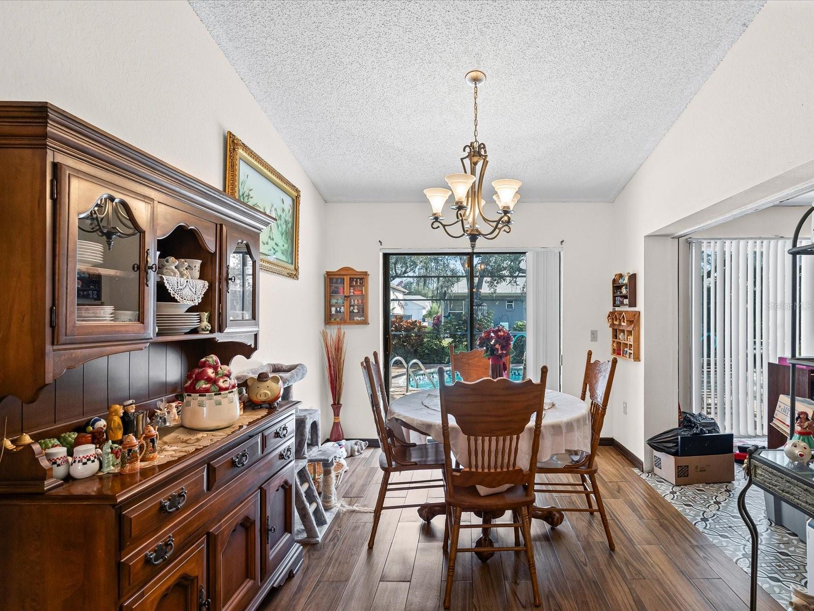 Image 4 of 38 For 18824 Parade Road