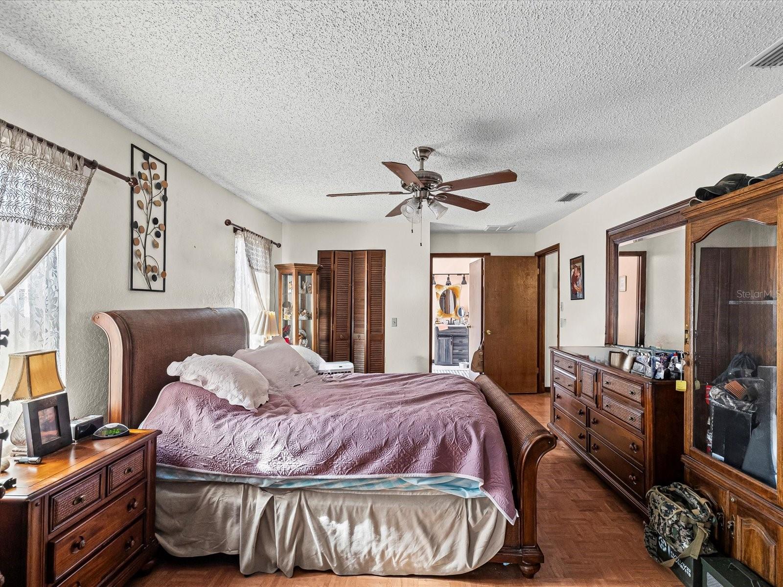 Image 7 of 38 For 18824 Parade Road