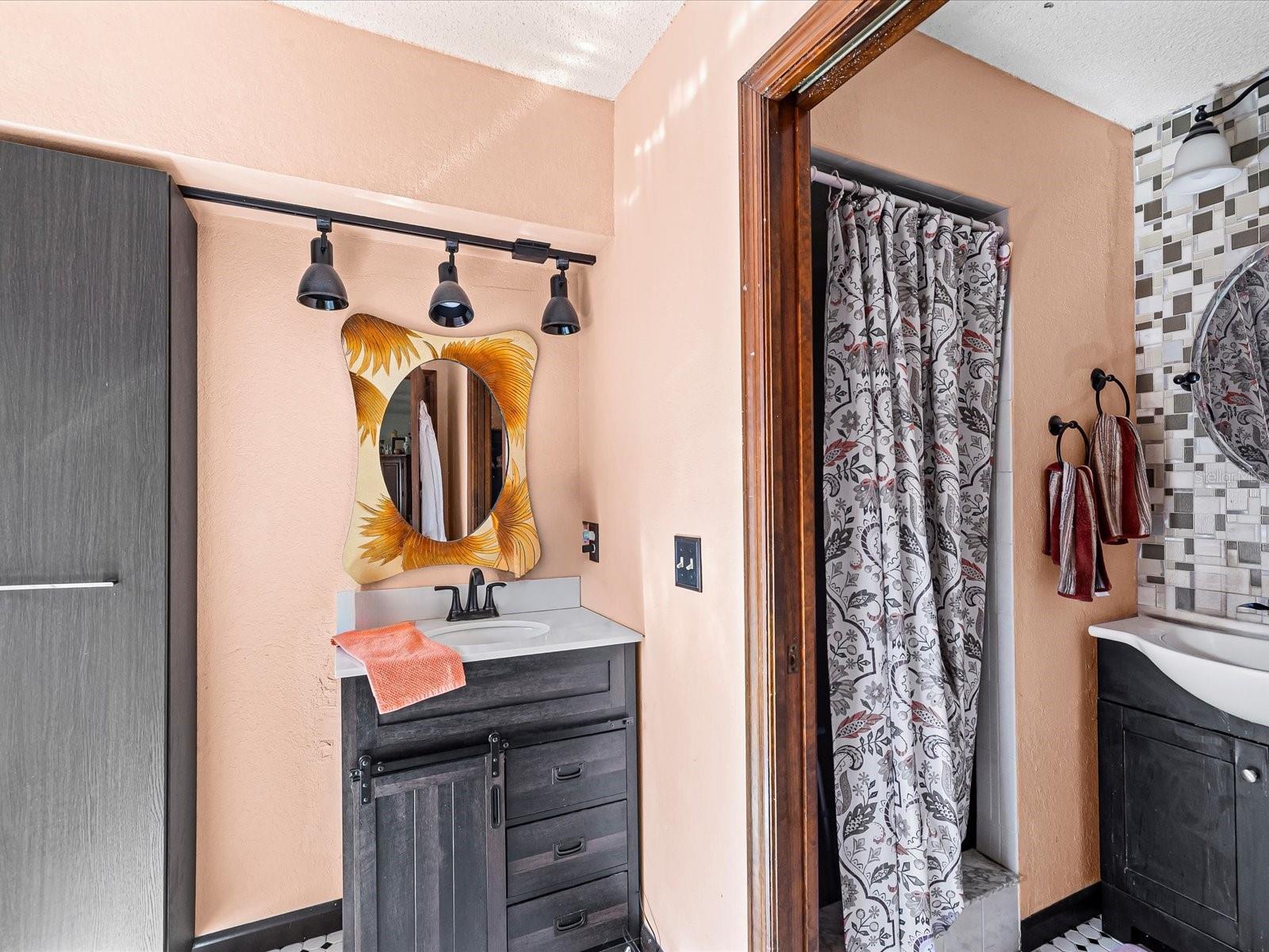 Image 9 of 38 For 18824 Parade Road