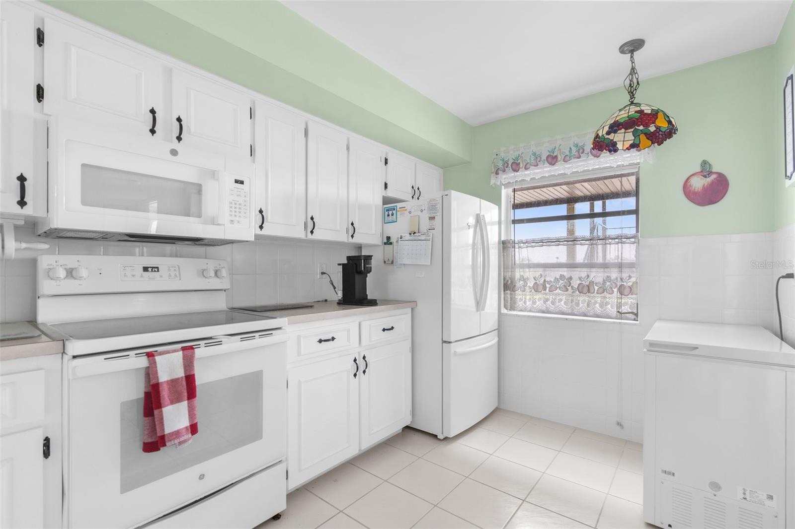 Image 7 of 20 For 4632 Marine Parkway 208