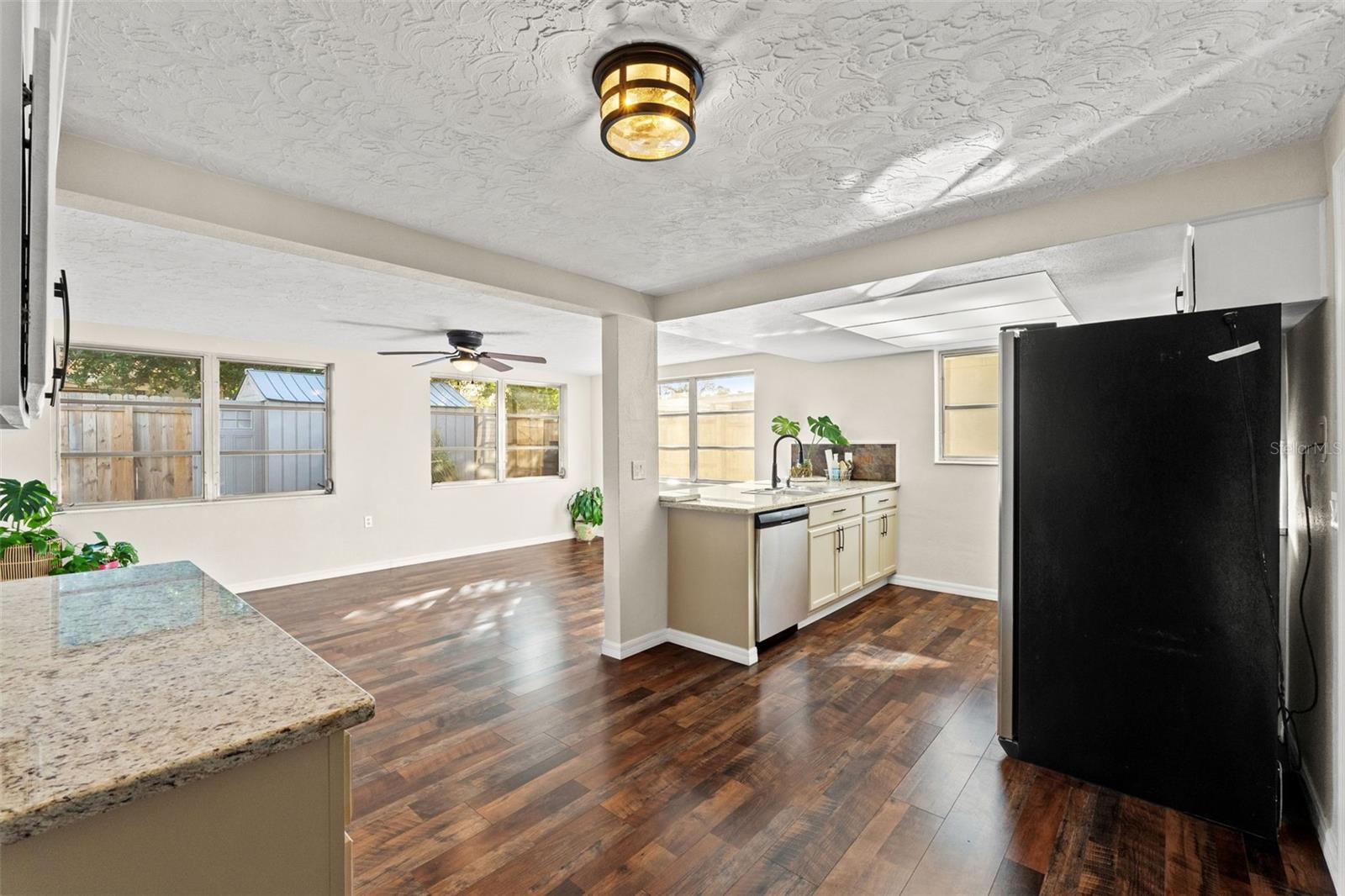 Image 14 of 50 For 4720 Durney Street