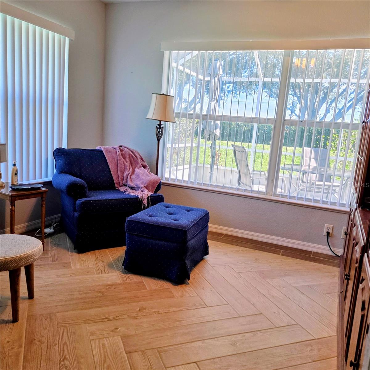 Image 24 of 40 For 16 Meadowlake Circle S