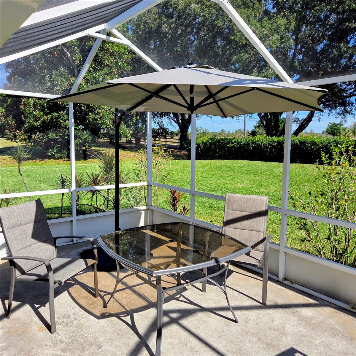 Image 29 of 40 For 16 Meadowlake Circle S