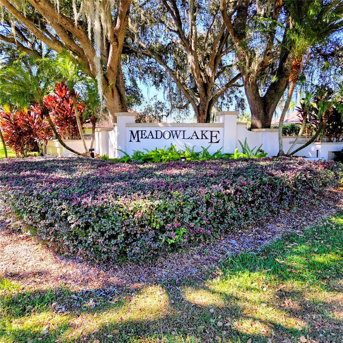 Image 32 of 40 For 16 Meadowlake Circle S