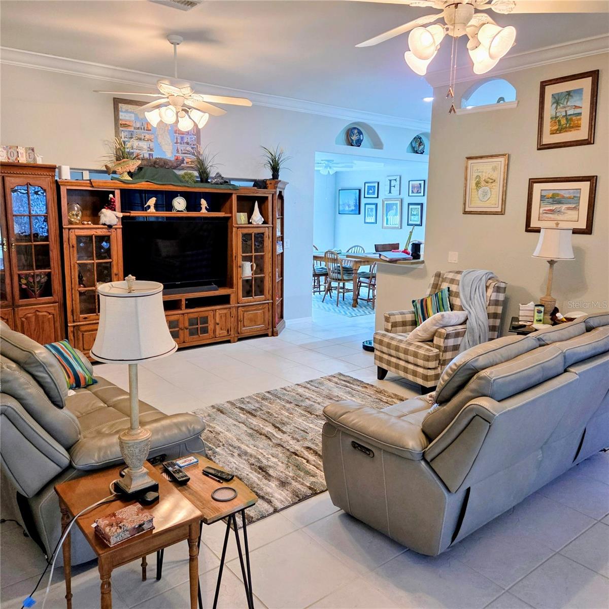 Image 6 of 40 For 16 Meadowlake Circle S