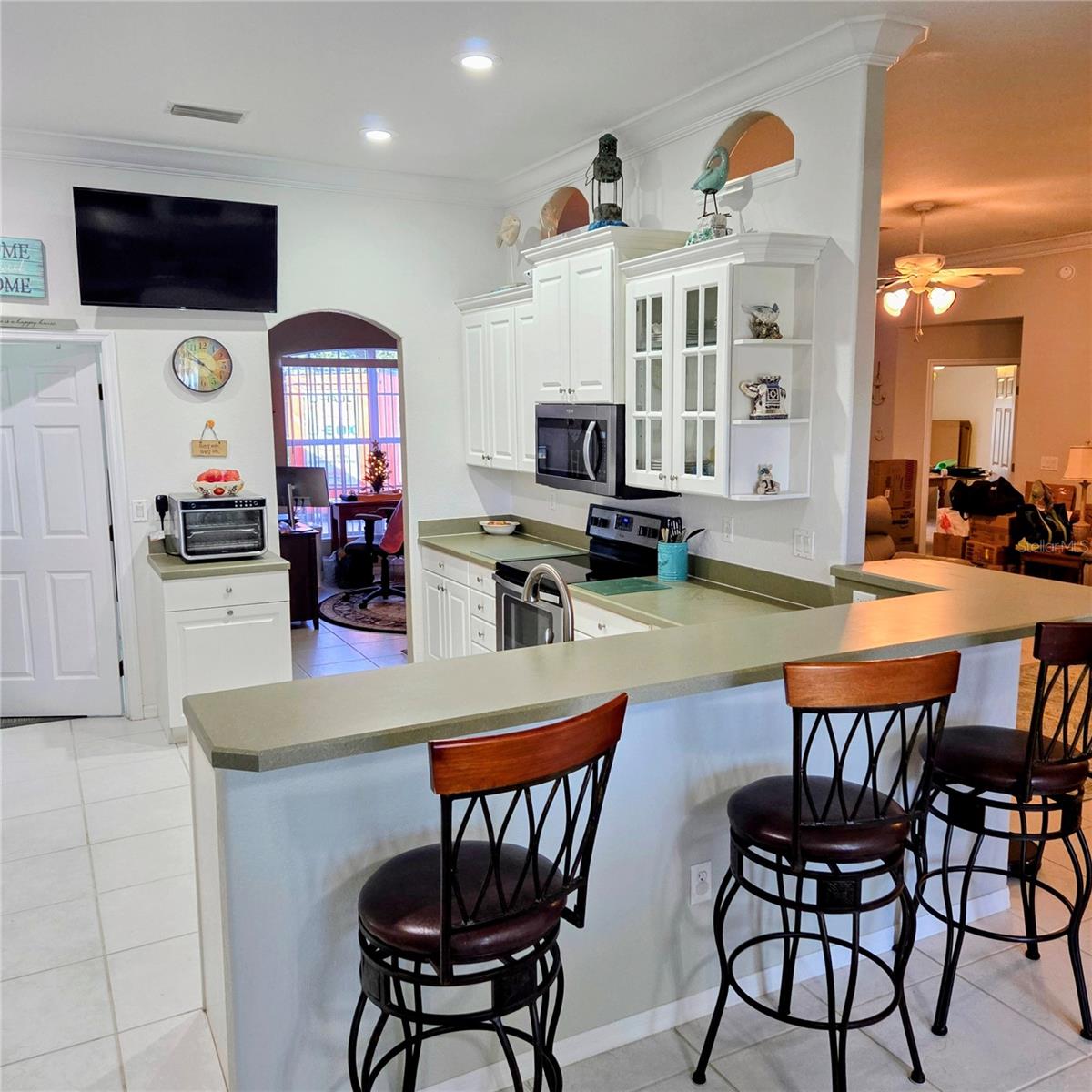 Image 9 of 40 For 16 Meadowlake Circle S