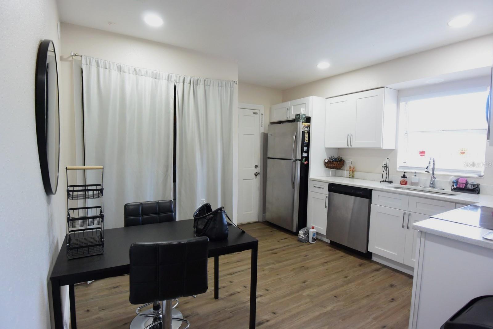 Image 24 of 38 For 5845 Elm Street