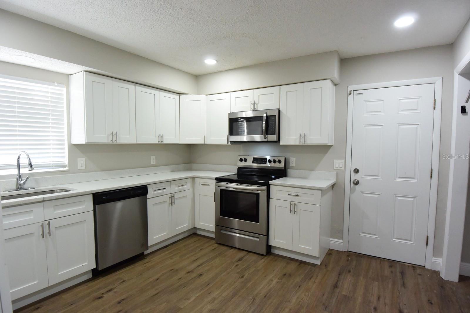 Image 9 of 38 For 5845 Elm Street