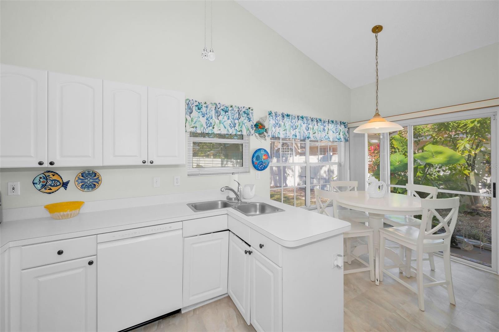 Image 20 of 64 For 3061 Overlook Place