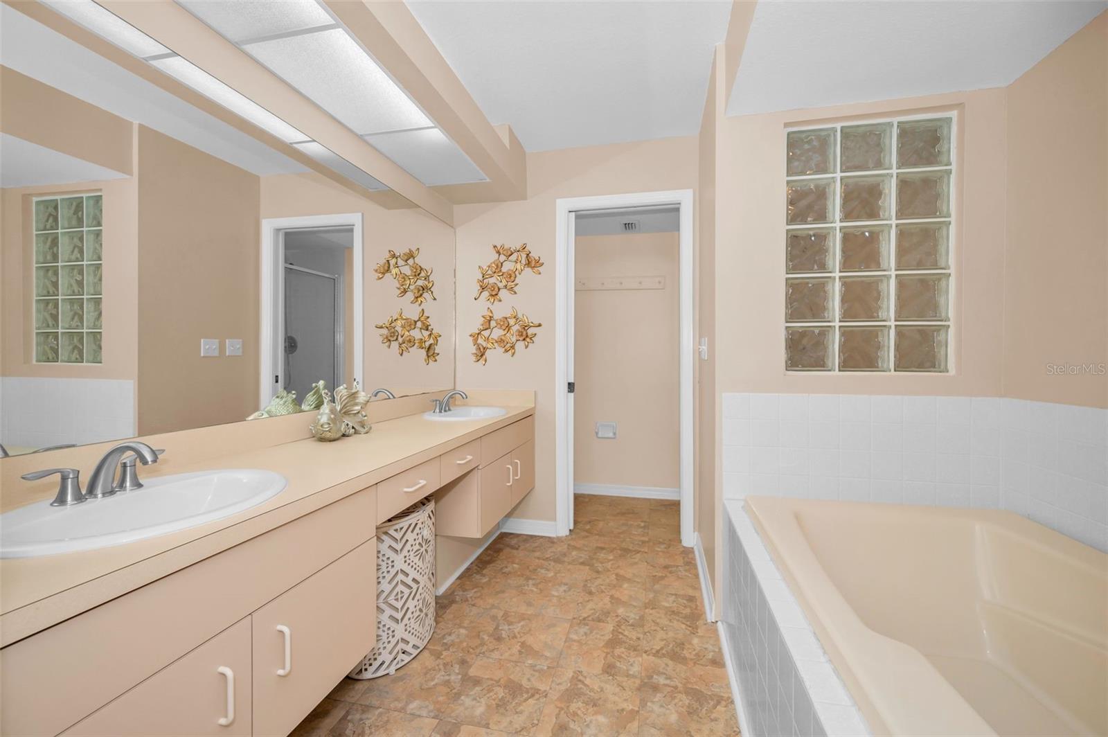 Image 29 of 64 For 3061 Overlook Place