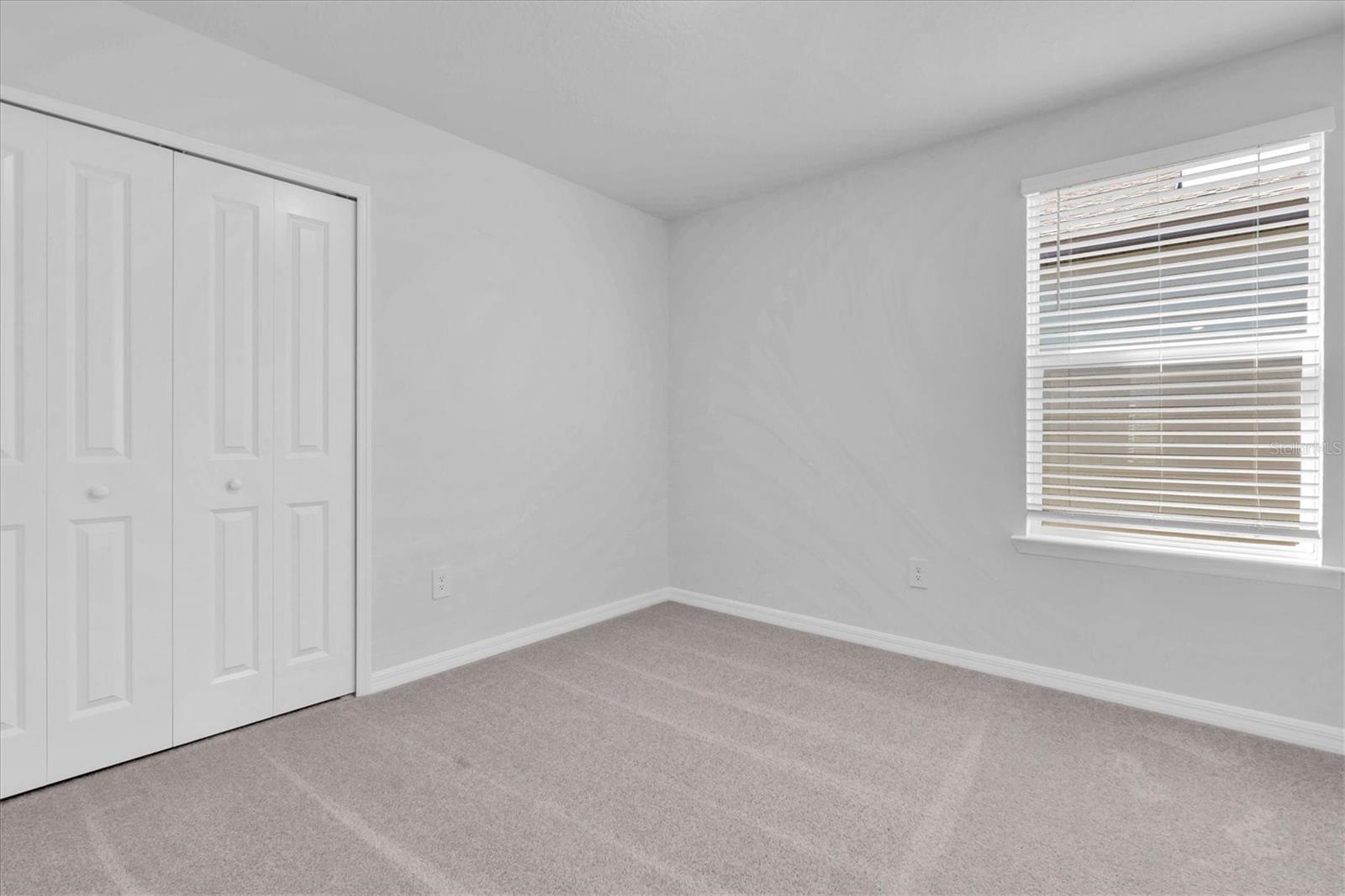 Image 12 of 41 For 17594 Pleasantview Boulevard