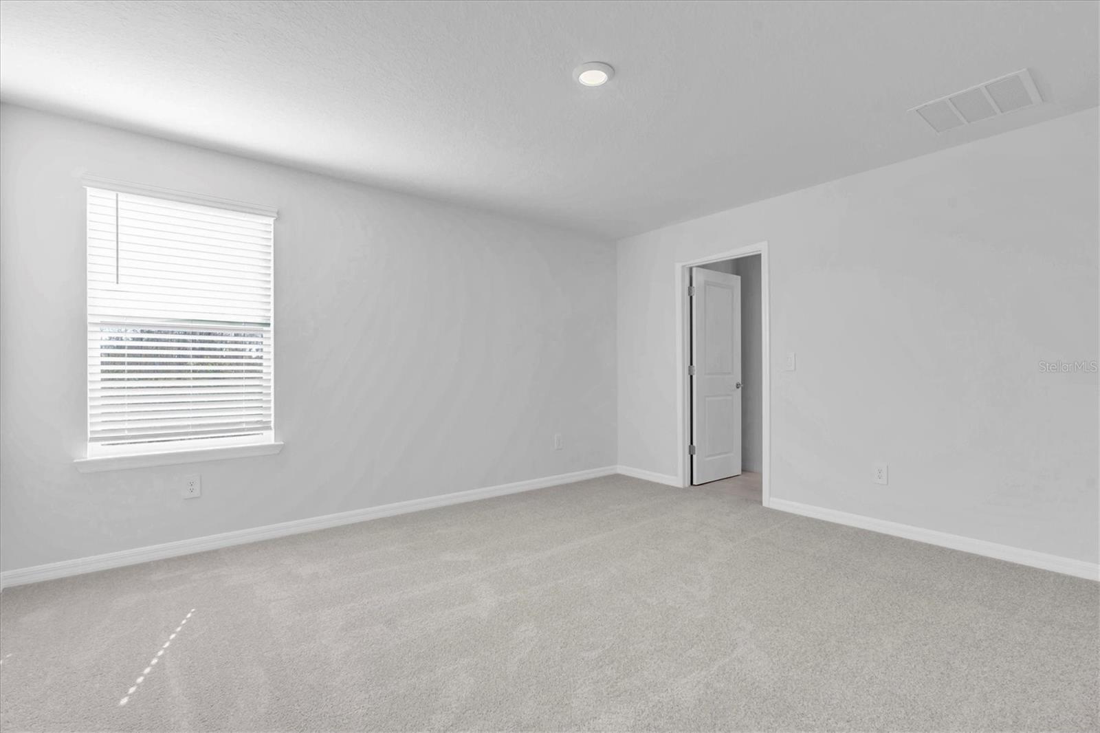 Image 20 of 41 For 17594 Pleasantview Boulevard