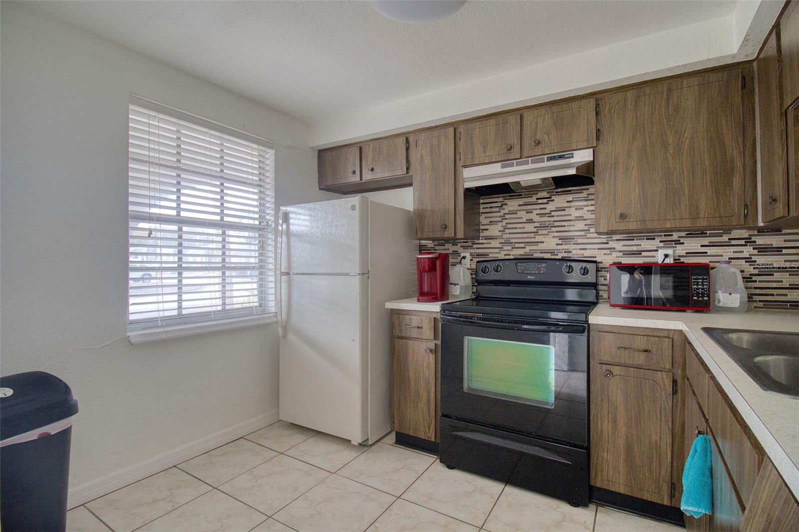 Image 3 of 15 For 4242 Redcliff Place C