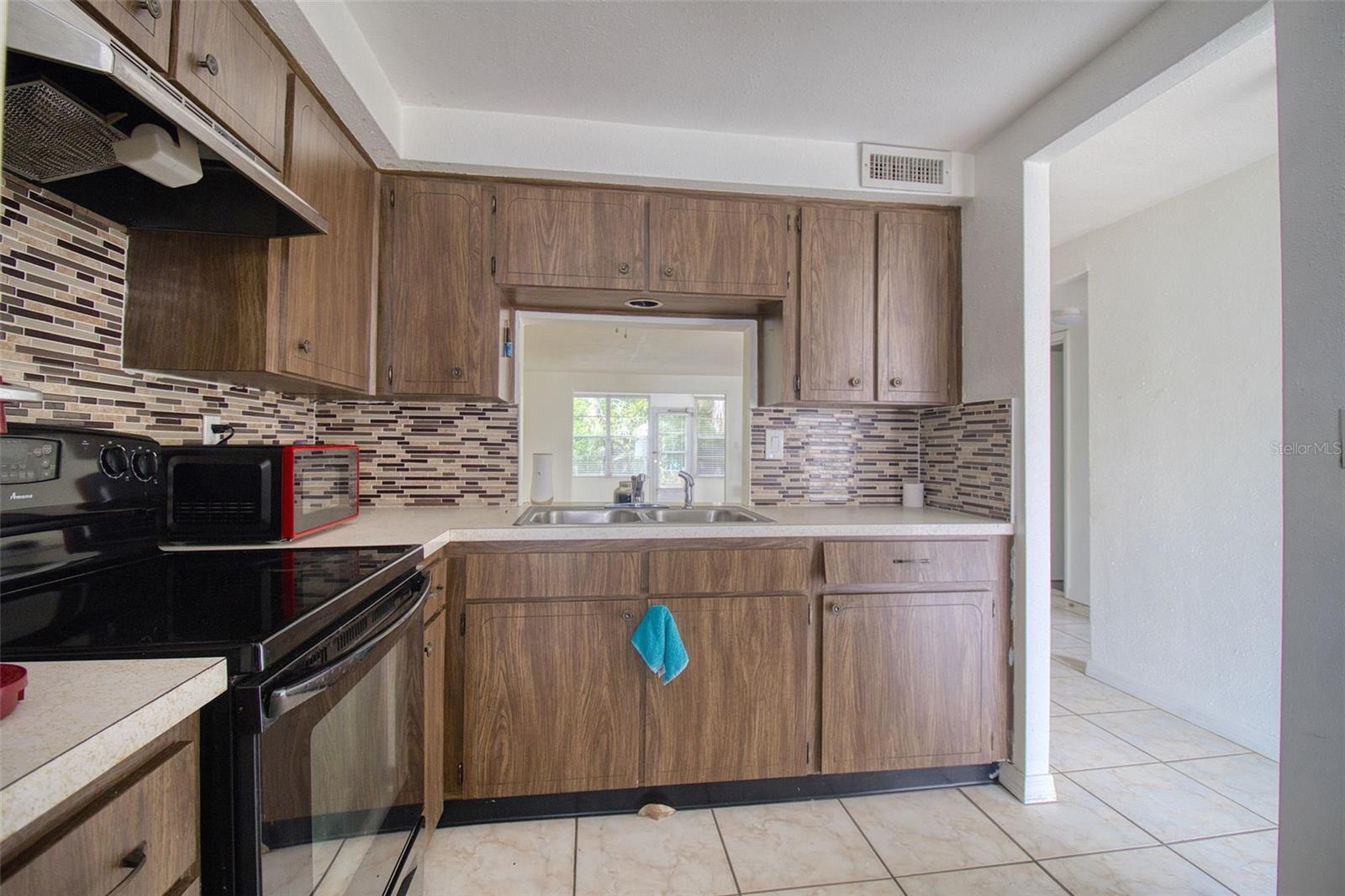 Image 4 of 15 For 4242 Redcliff Place C