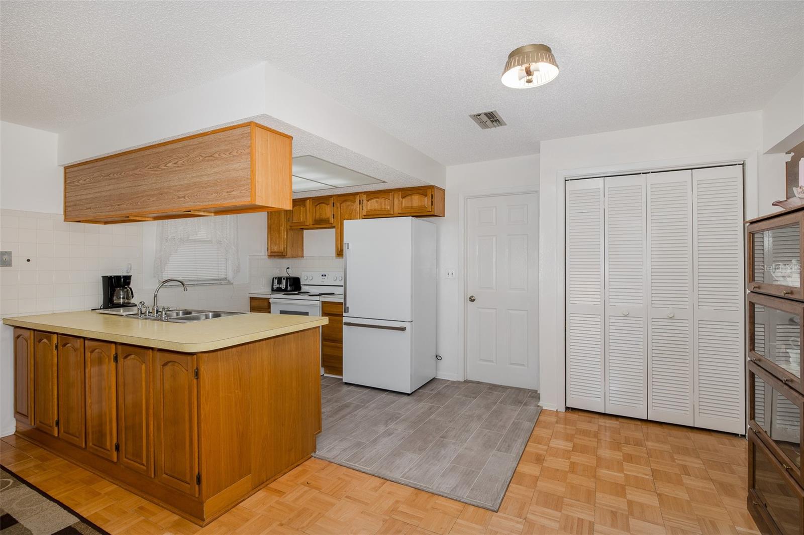 Image 20 of 50 For 11196 Redgate Street