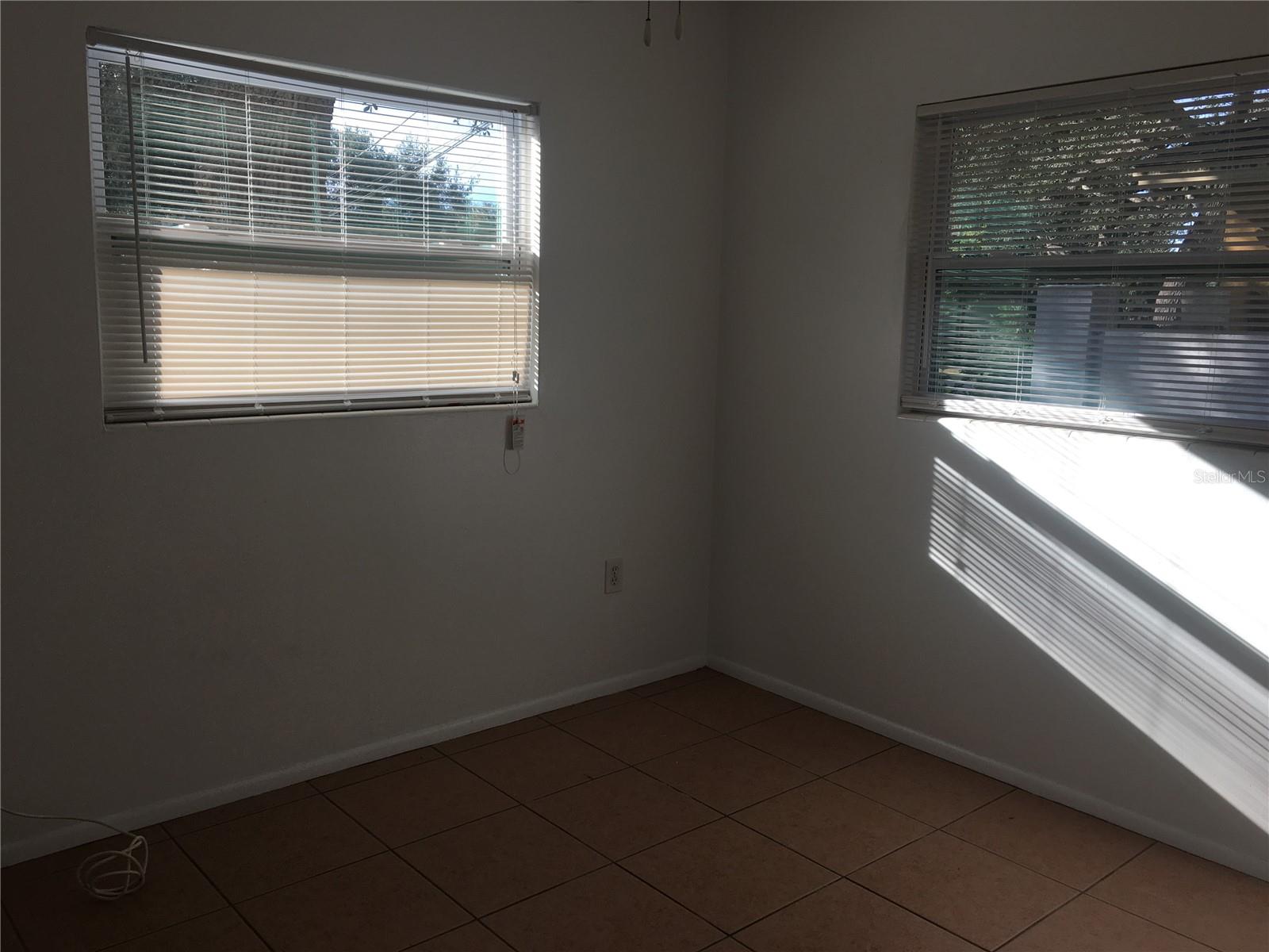 Image 5 of 8 For 815 Margo Street