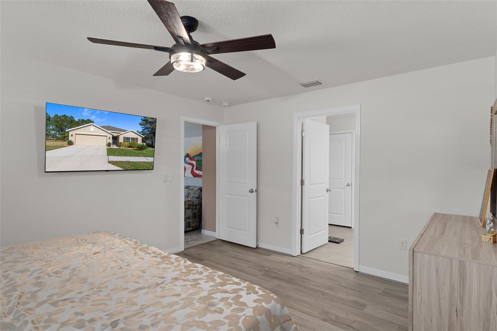 Listing photo id 18 for 5283 Byronic Court