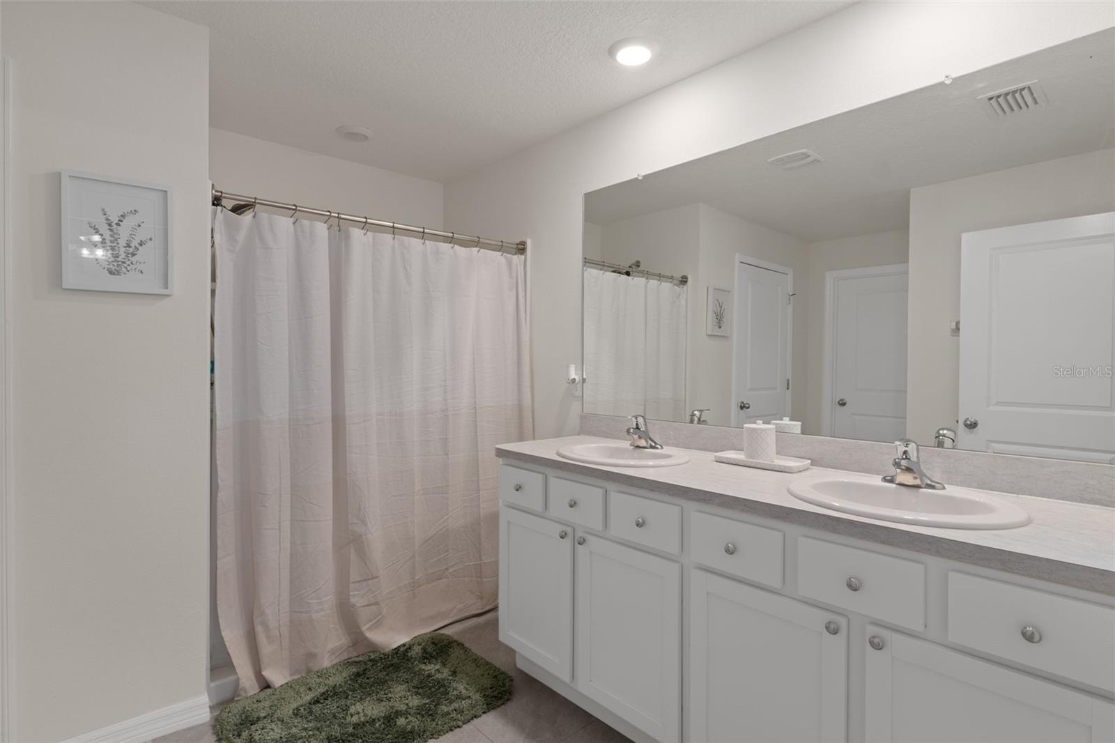 Listing photo id 19 for 5283 Byronic Court