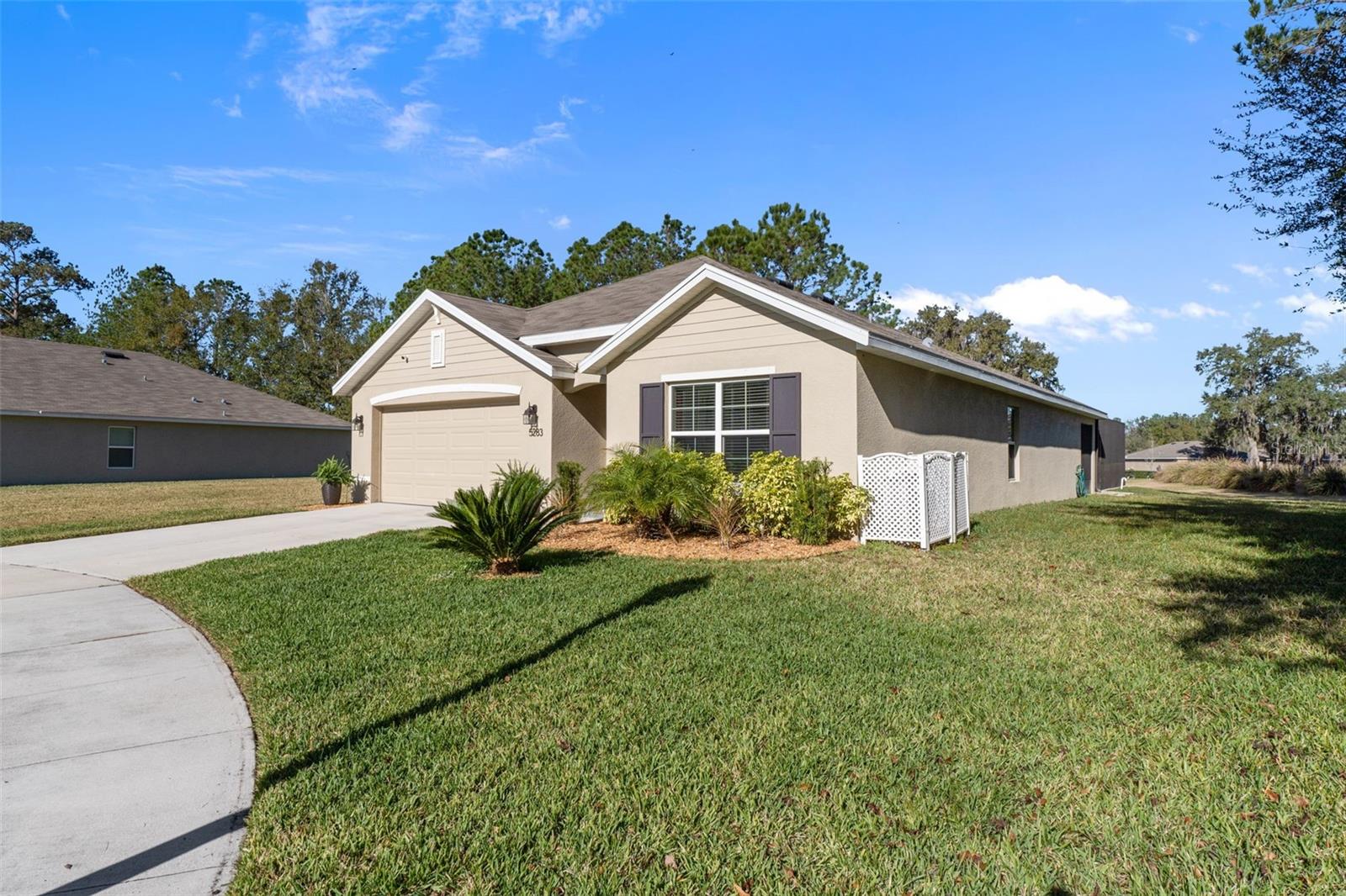 Listing photo id 1 for 5283 Byronic Court