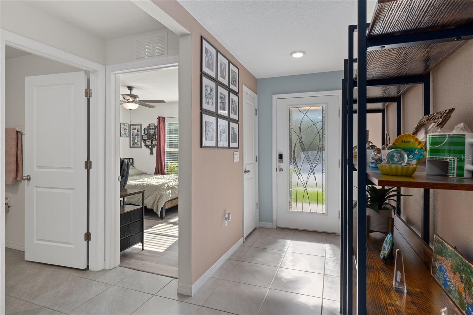 Listing photo id 5 for 5283 Byronic Court