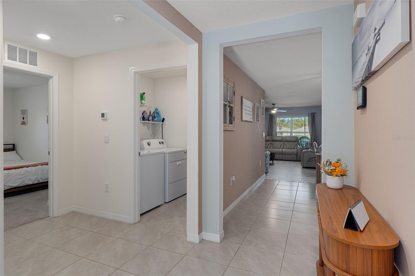 Listing photo id 6 for 5283 Byronic Court