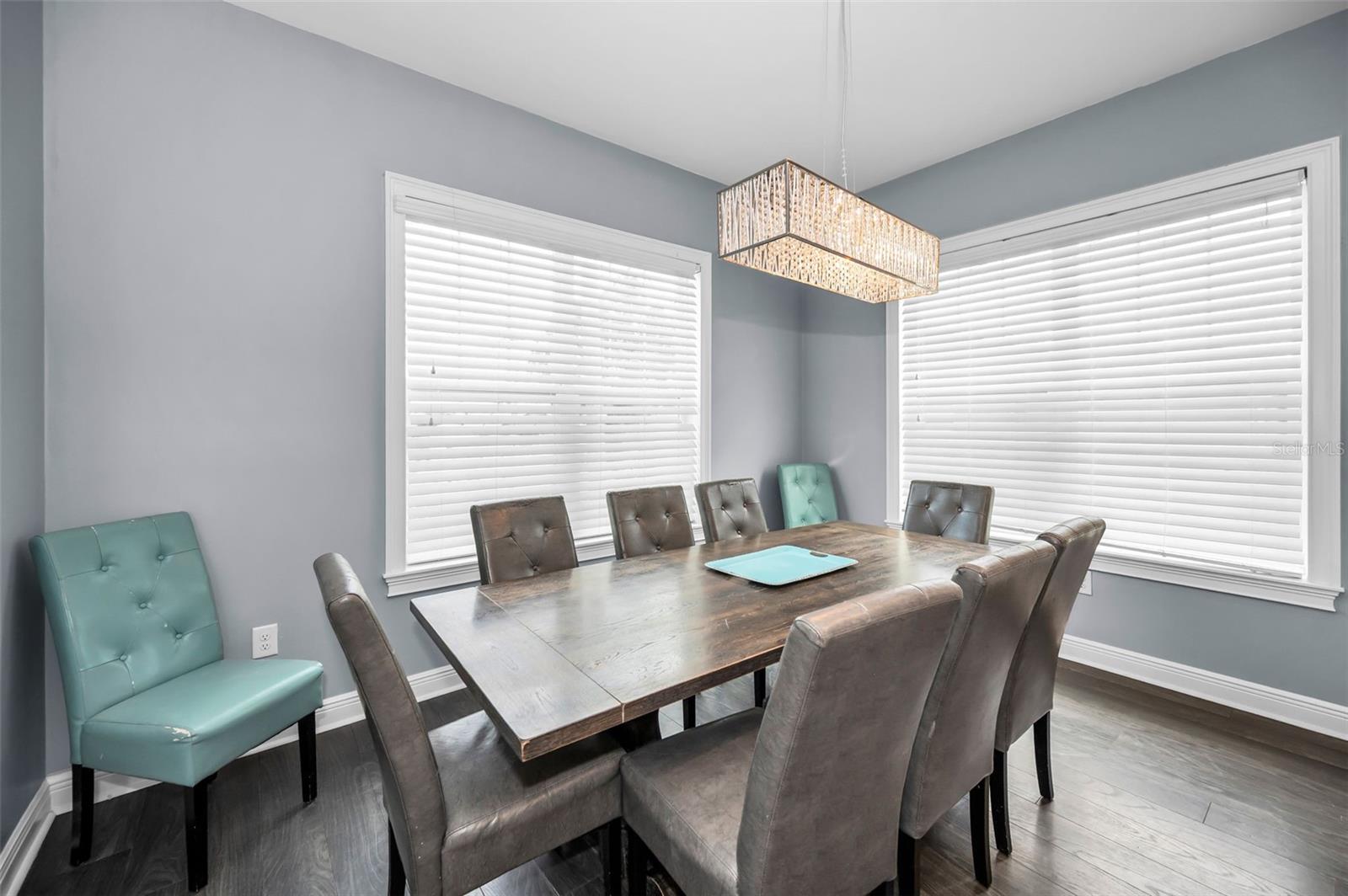 Listing photo id 12 for 3120 Clinton Street S