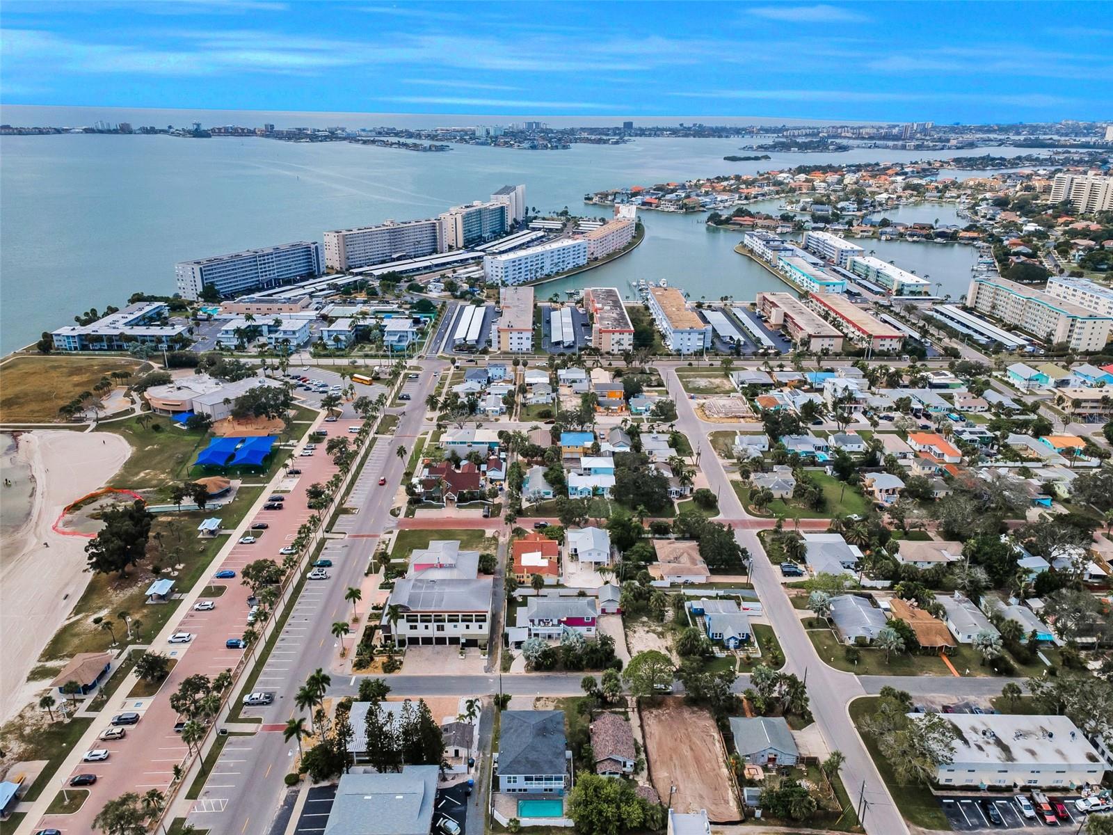 Listing photo id 1 for 3120 Clinton Street S