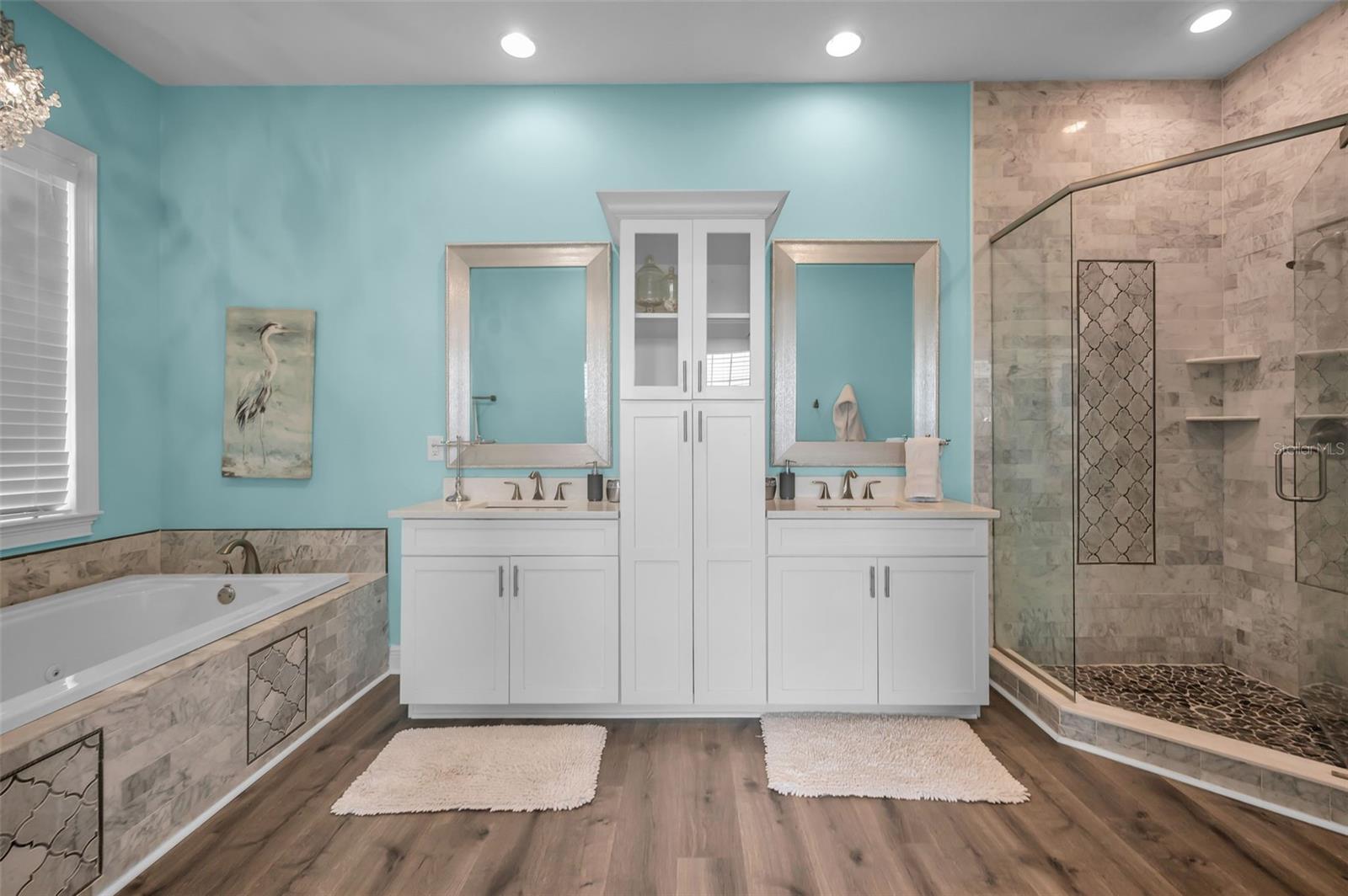 Listing photo id 29 for 3120 Clinton Street S