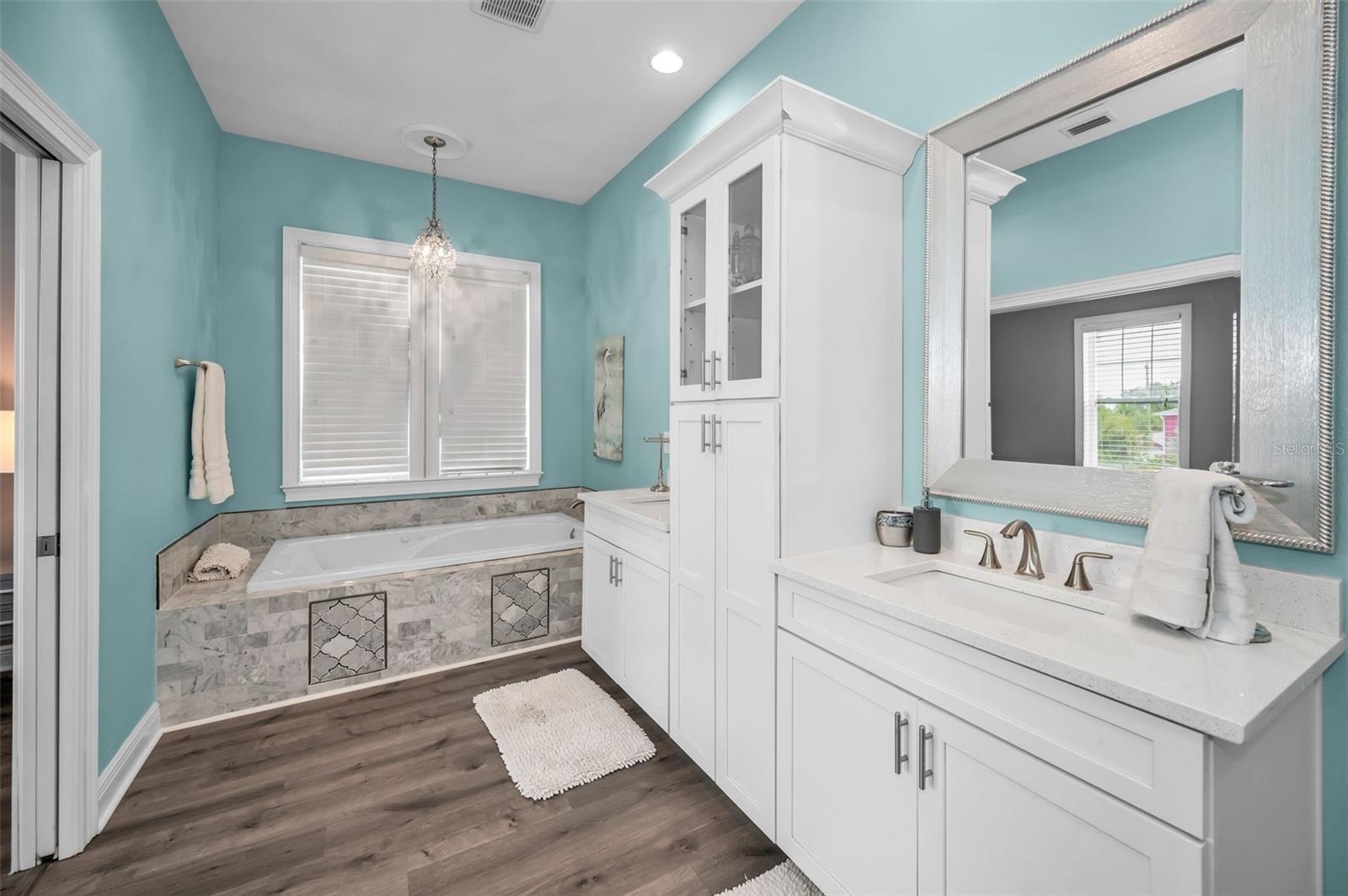 Listing photo id 31 for 3120 Clinton Street S