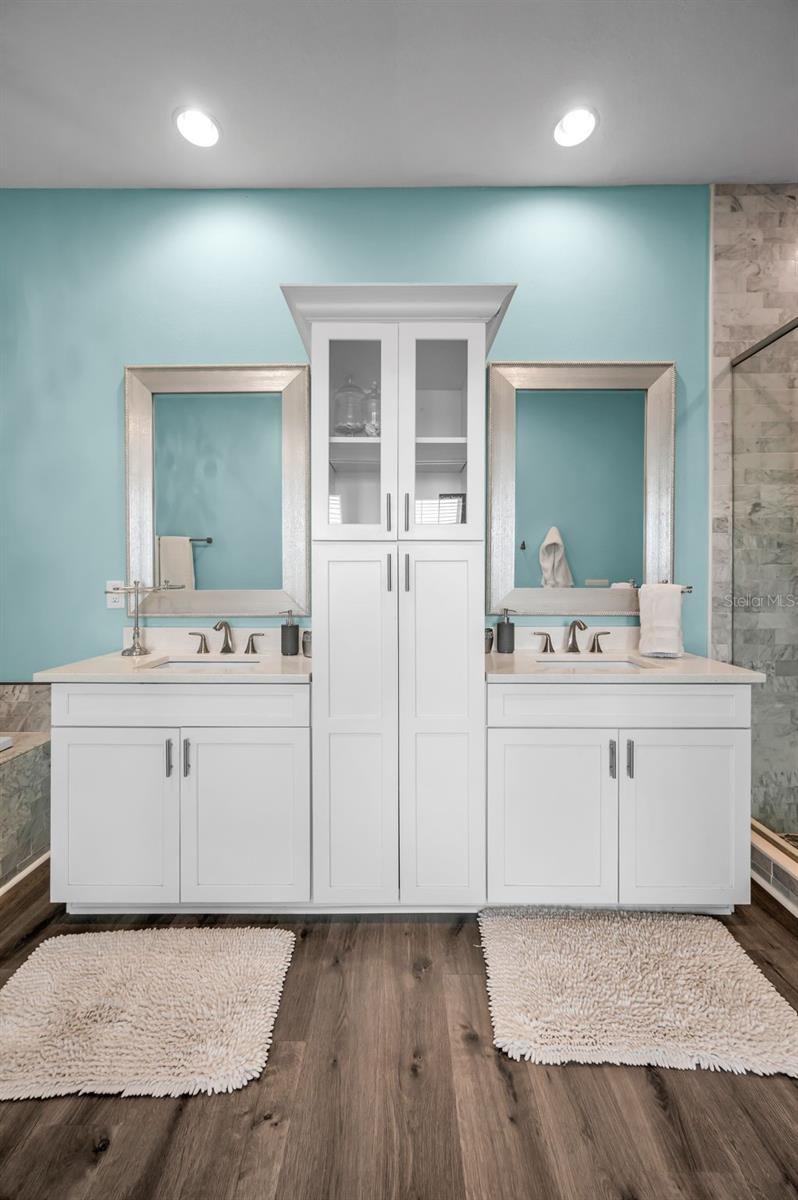 Listing photo id 33 for 3120 Clinton Street S