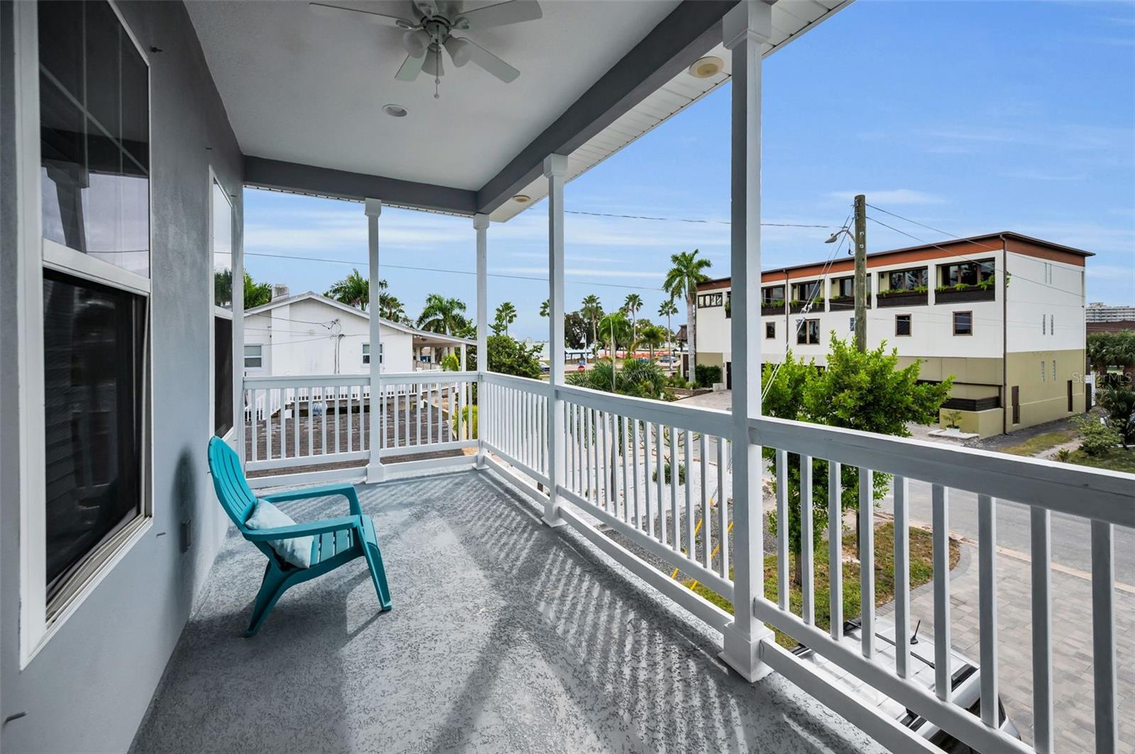 Listing photo id 43 for 3120 Clinton Street S