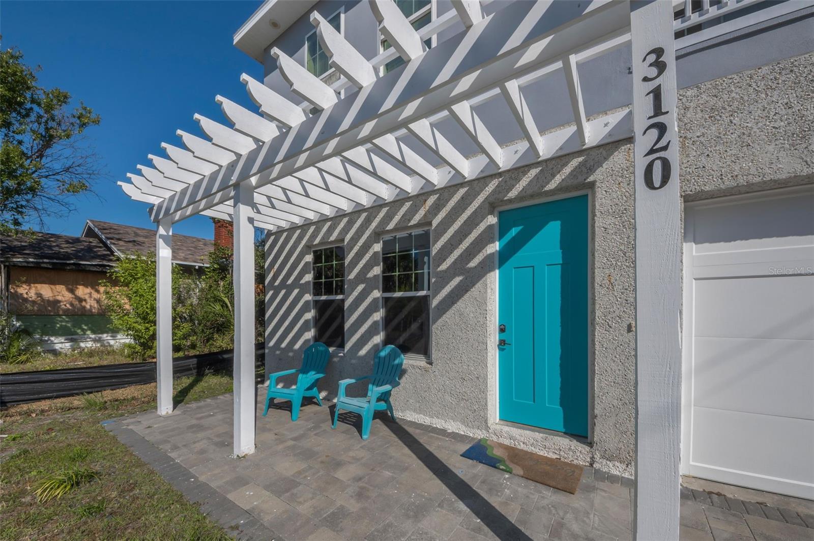 Listing photo id 3 for 3120 Clinton Street S