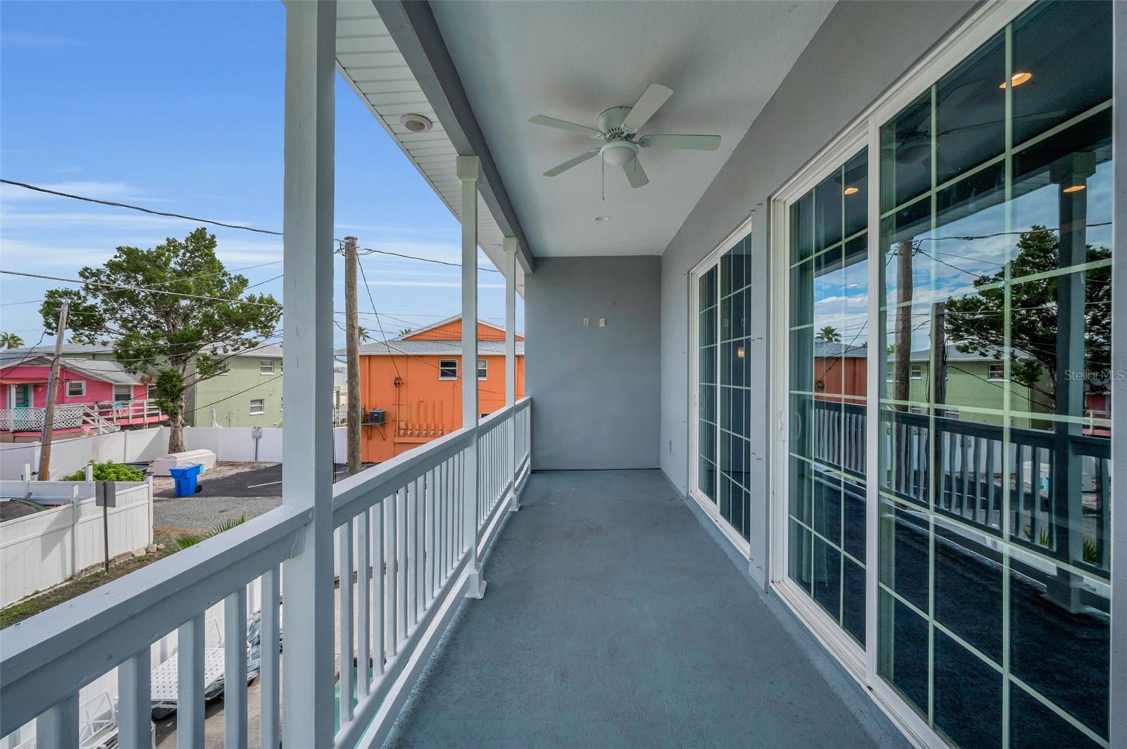 Listing photo id 7 for 3120 Clinton Street S