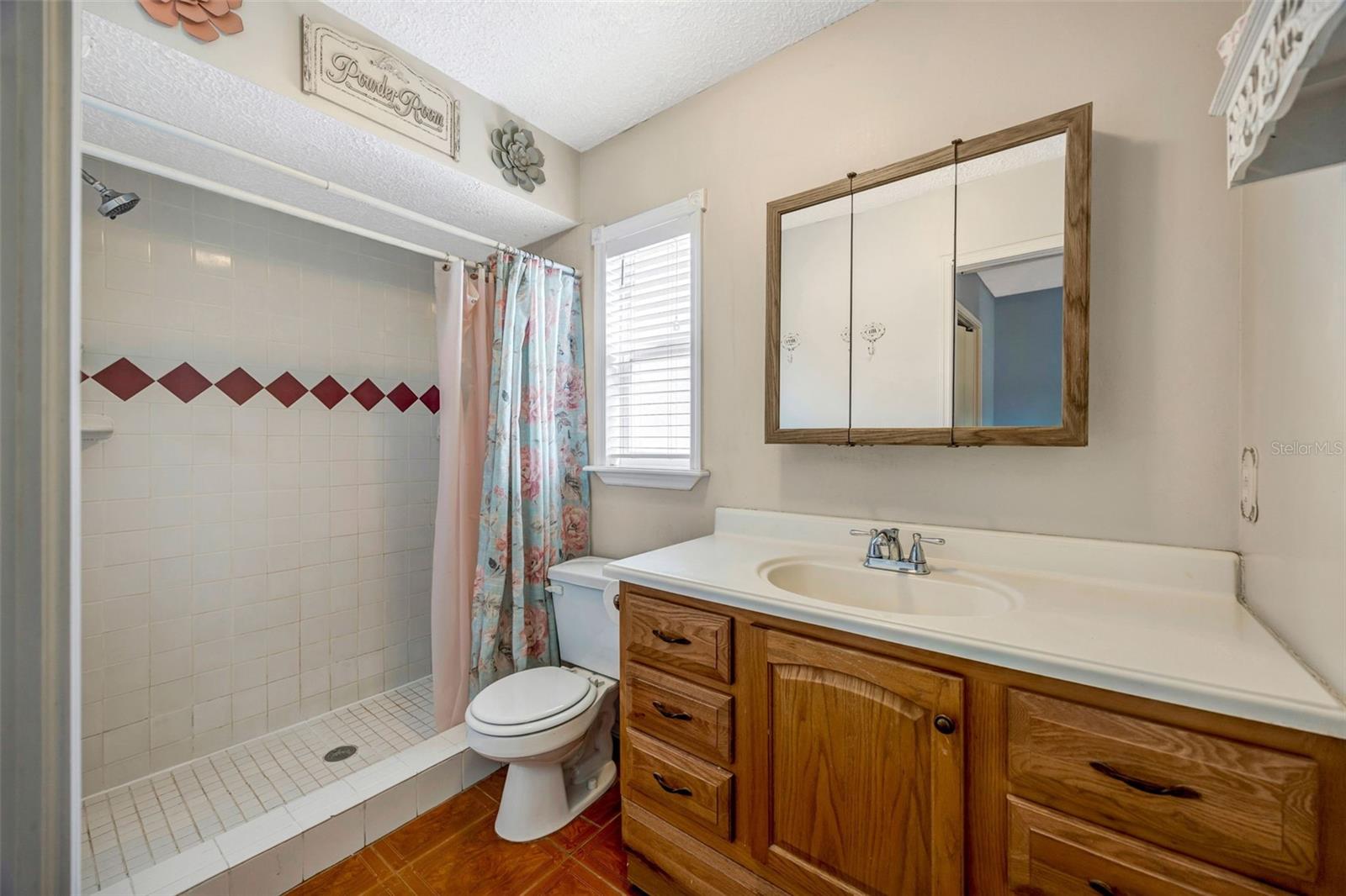 Image 17 of 43 For 609 King Henry Court