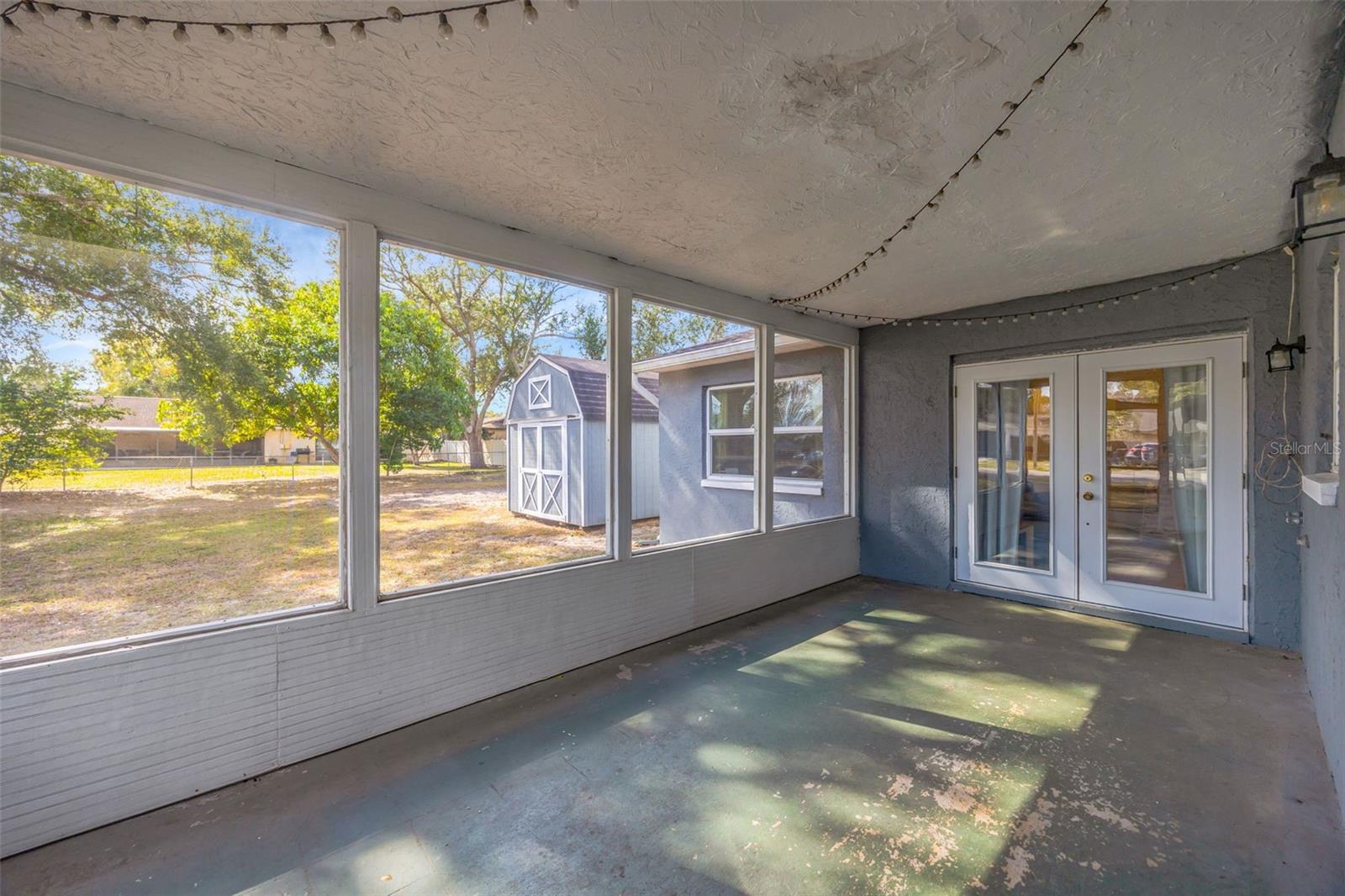 Image 33 of 43 For 609 King Henry Court