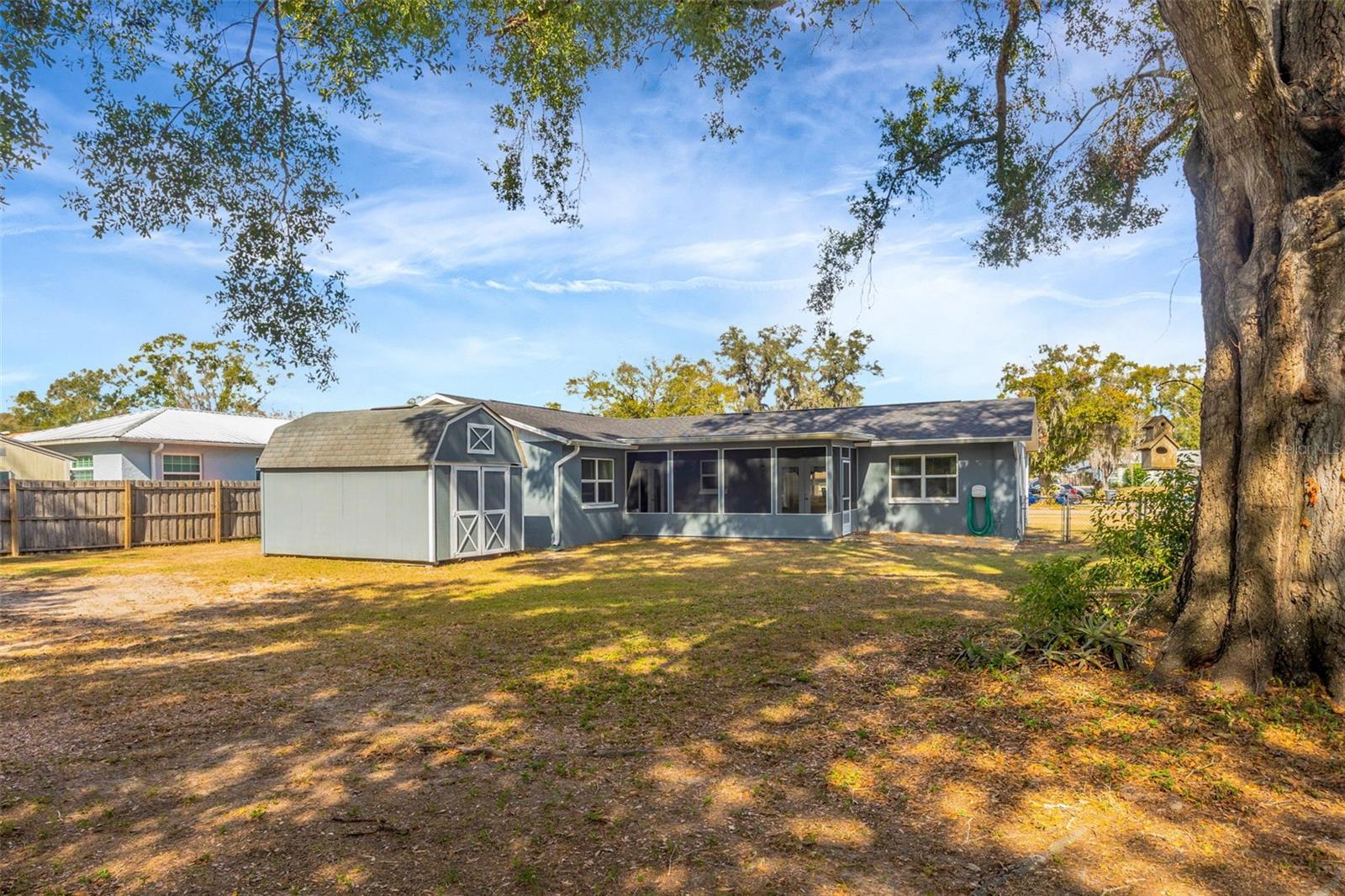 Image 37 of 43 For 609 King Henry Court