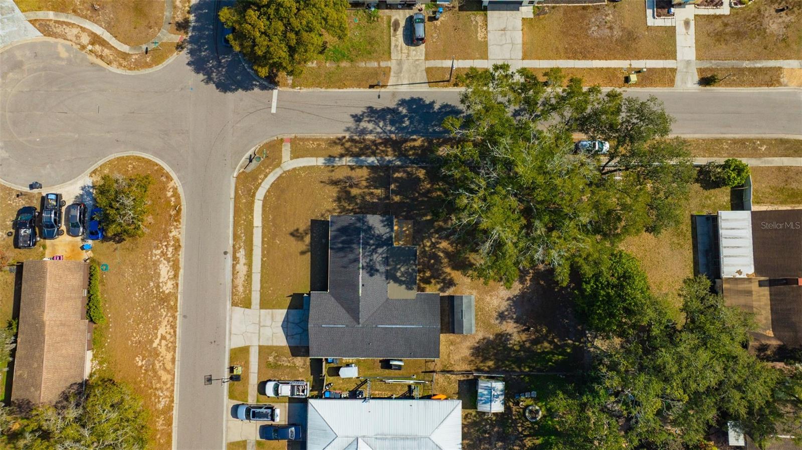 Image 38 of 43 For 609 King Henry Court